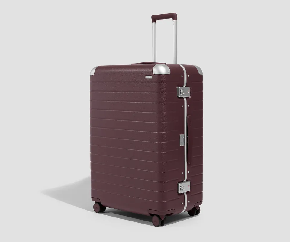 away-aluminum-edge-large-valise-soute-rouge-aluminium image 1