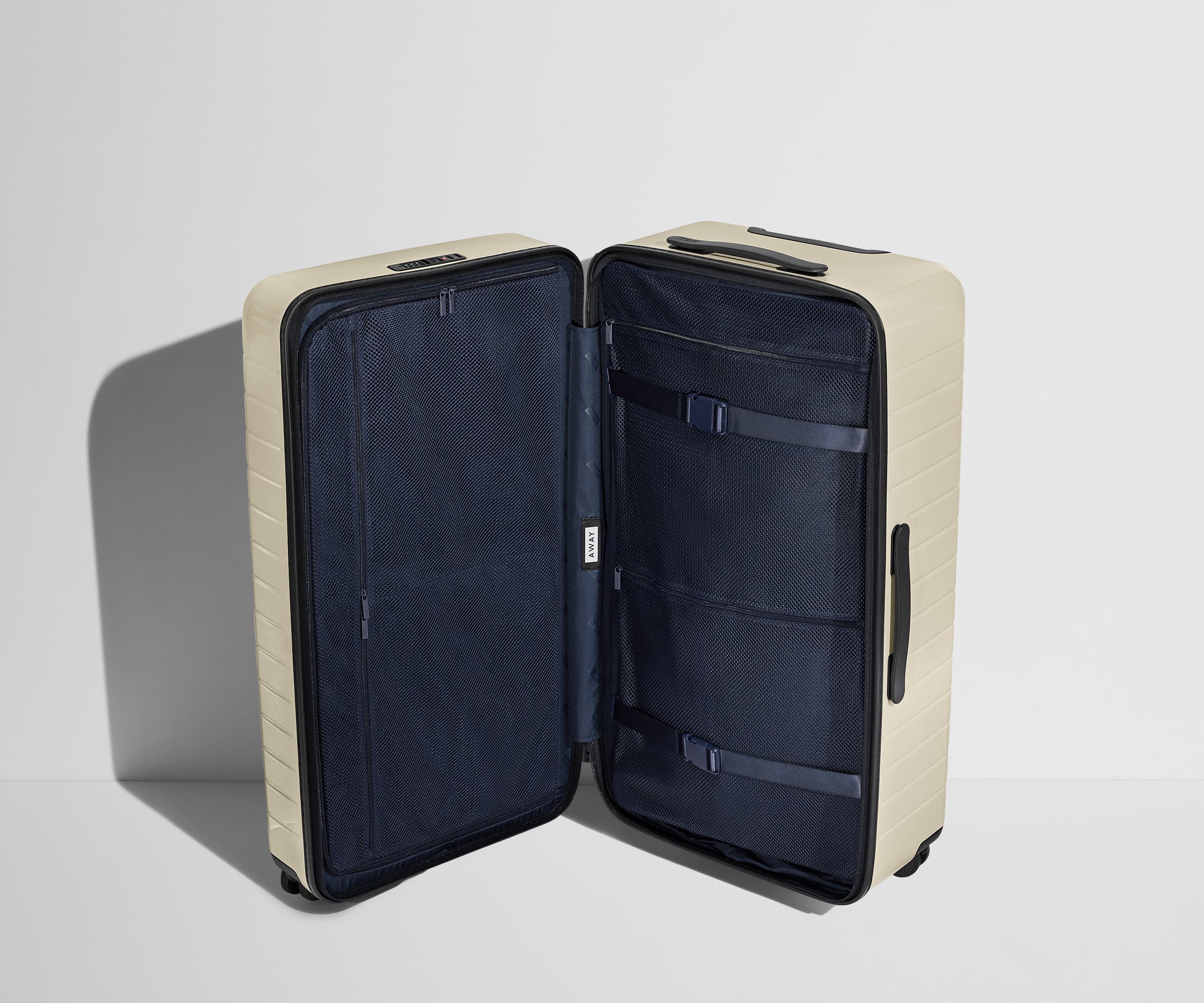 away-trunk-valise-soute-blanche-salt-white-gloss image 8