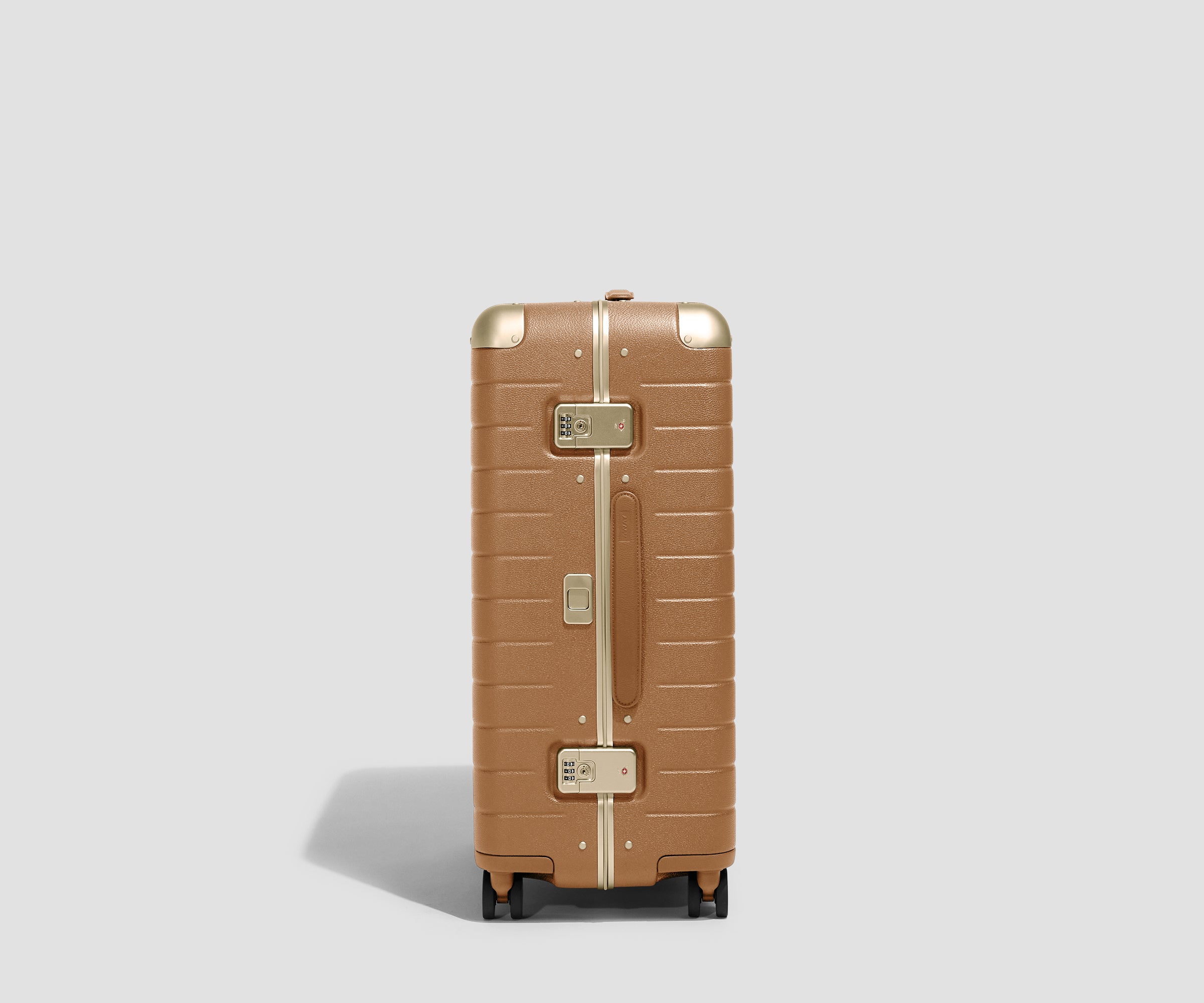 away-aluminum-edge-medium-valise-soute-cognac-aluminium image 3