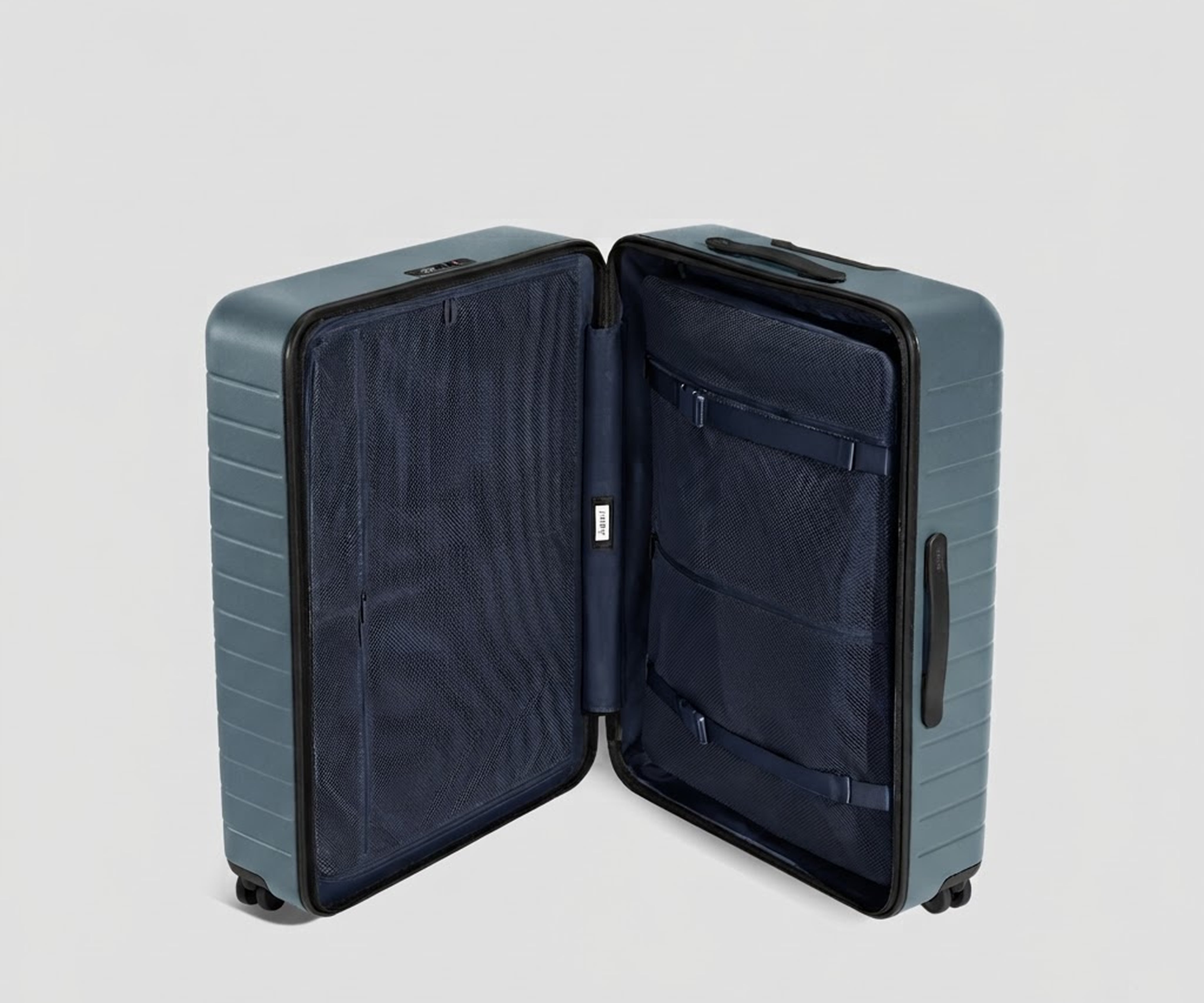 away-the-large-valise-soute-bleu-c-te-grand-format image 8