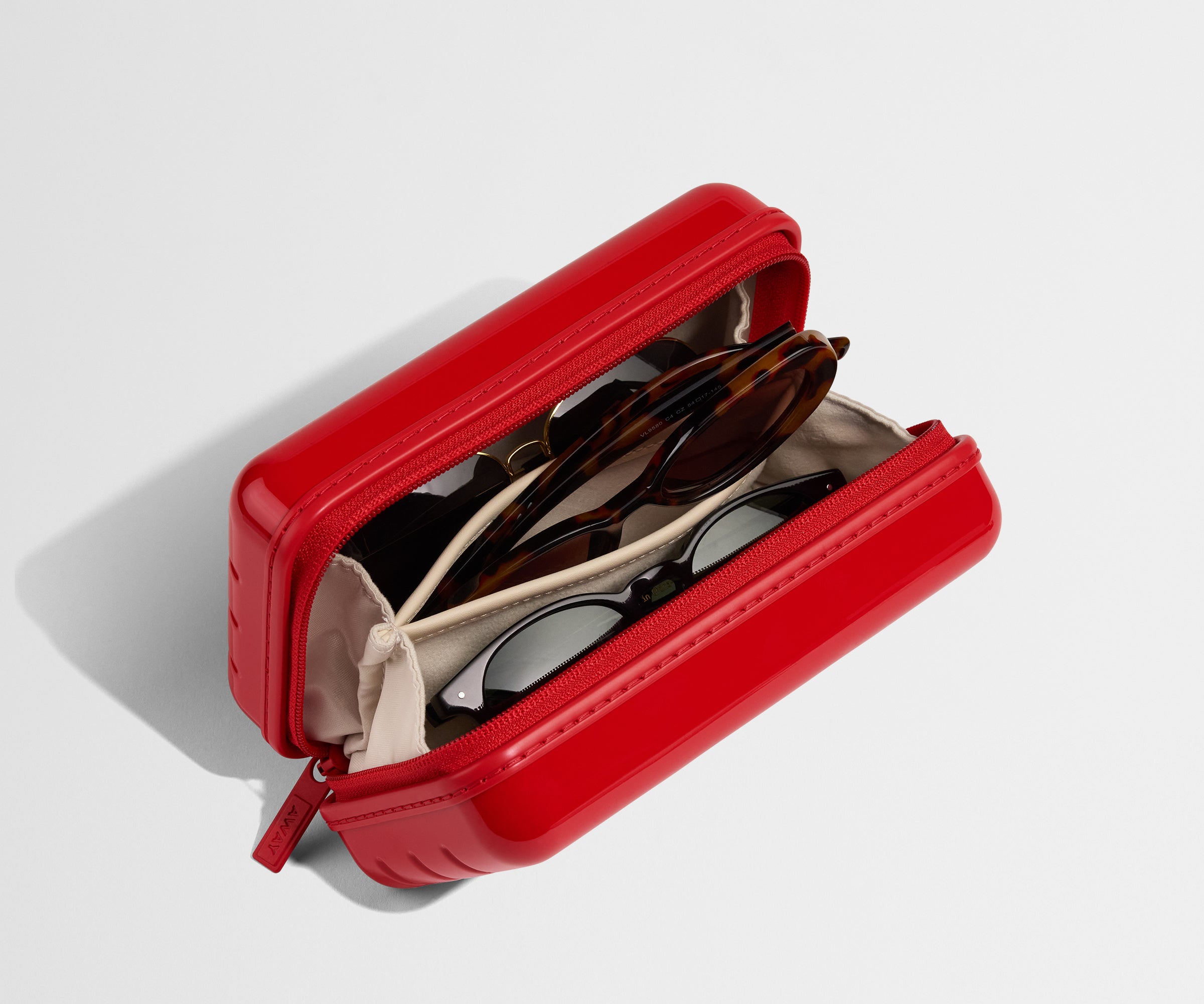 away-tui-lunettes-voyage-cherry-red-rouge-verni-3-paires image 2