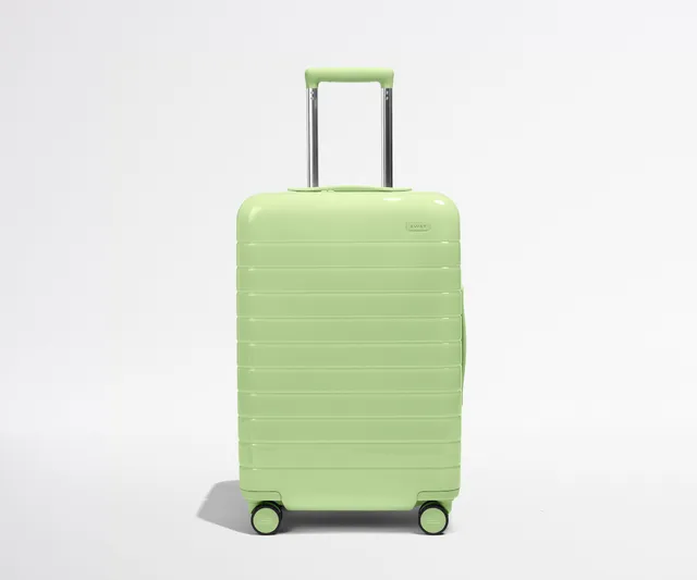 away-bigger-carry-on-valise-cabine-vert-matcha image 1