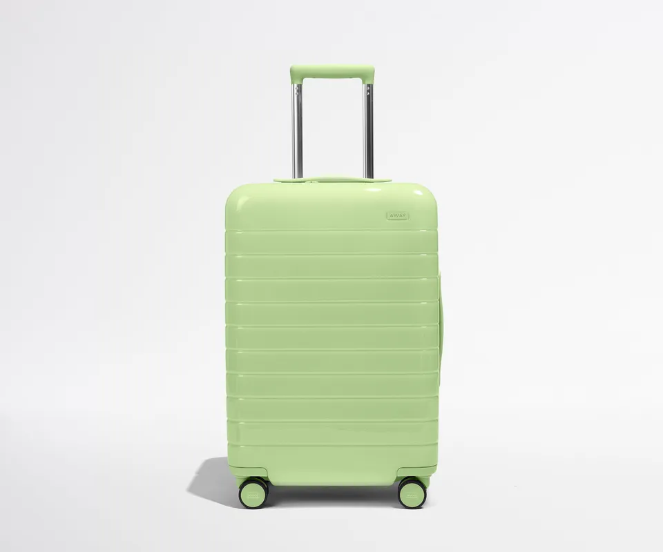 away-bigger-carry-on-valise-cabine-vert-matcha image 1