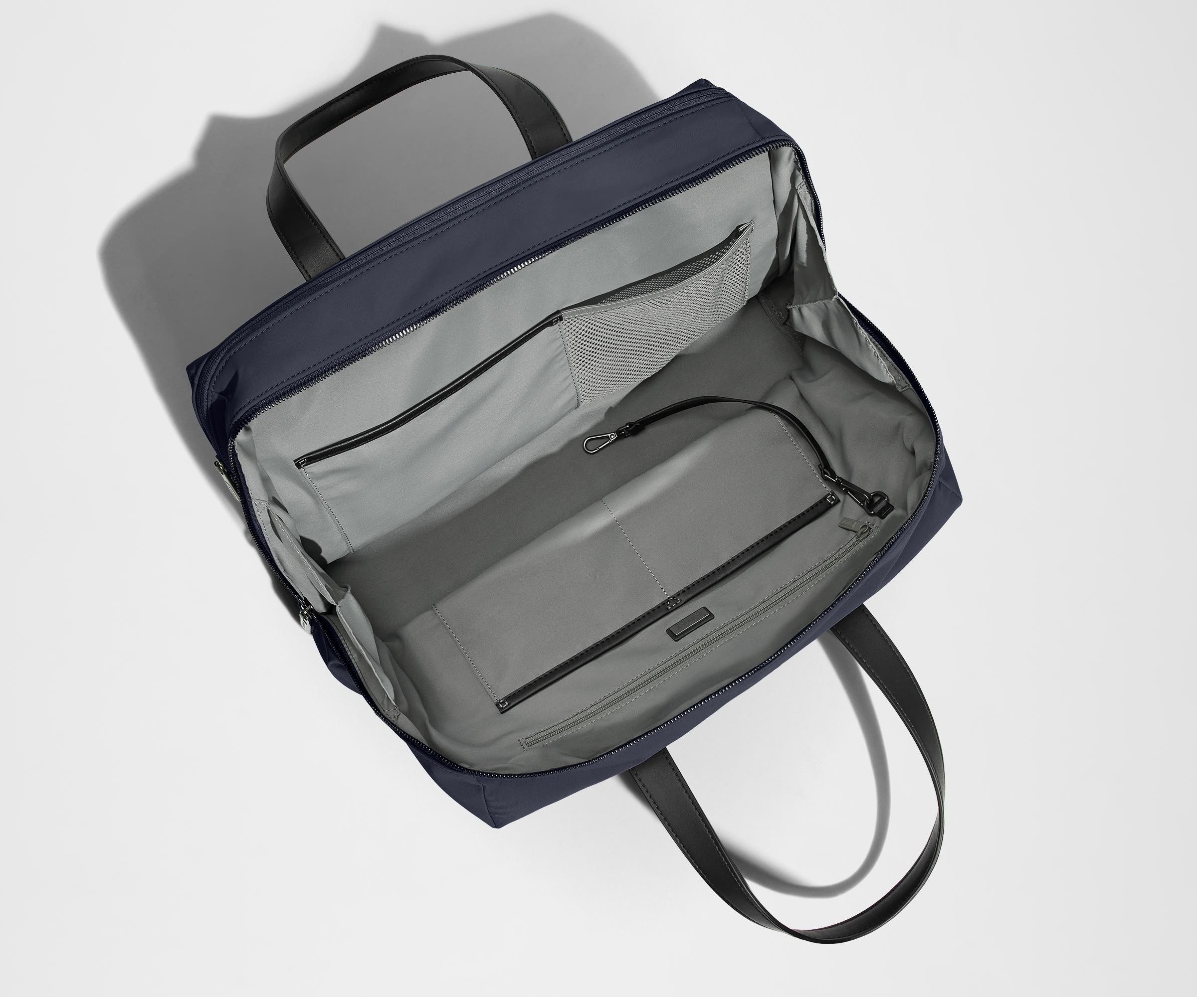 away-everywhere-bag-sac-de-voyage-navy-blue-poche-ordinateur-16 image 6