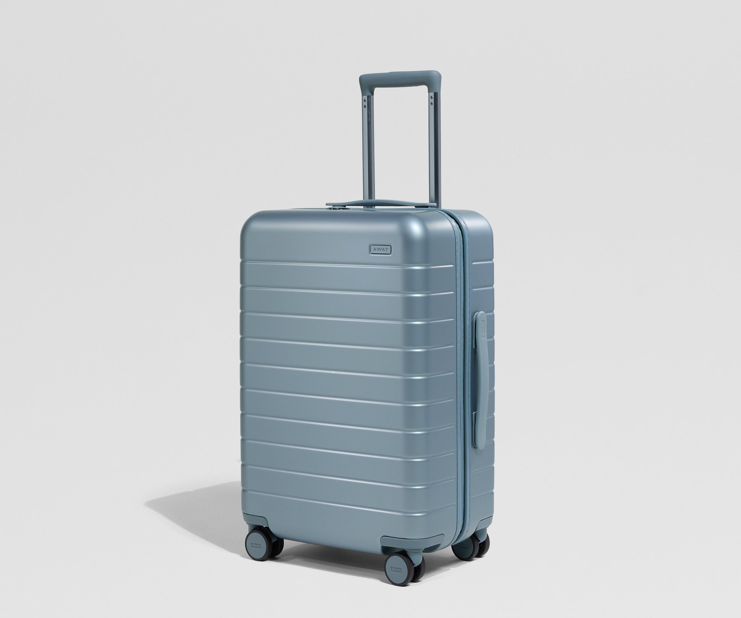 away-bigger-carry-on-valise-cabine-bleu-arctique image 1
