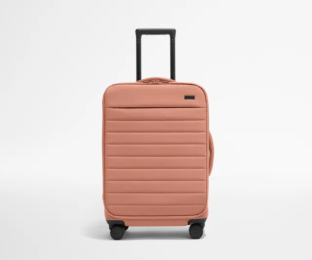 away-softside-bigger-carry-on-valise-rose-argile image 1