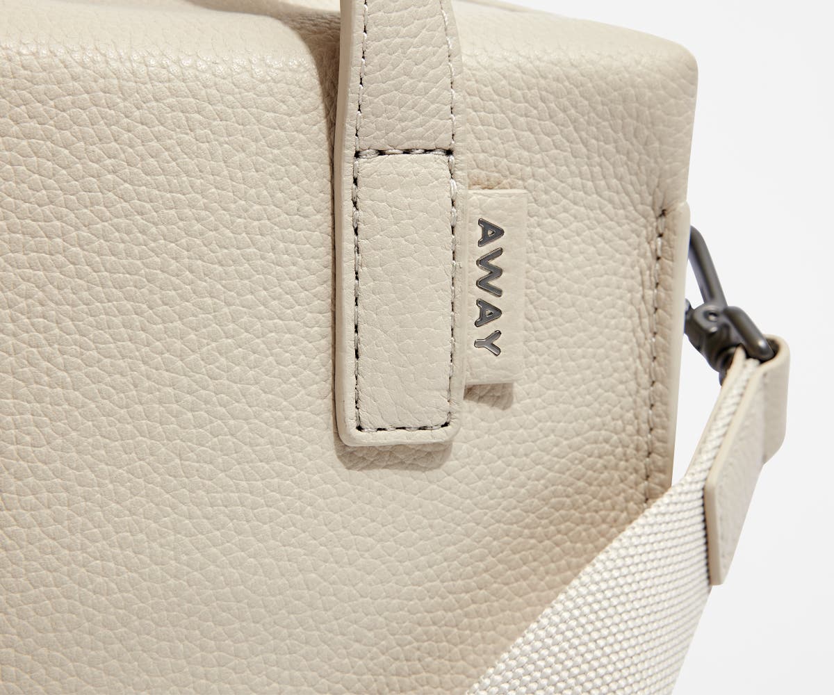 away-mini-everywhere-sac-bandouli-re-cuir-blanc-cream-white image 5