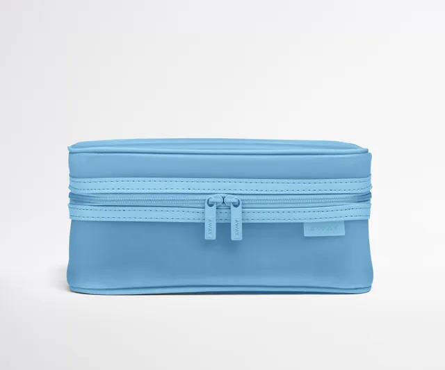 away-toiletry-bags-trousse-transparente-opal-blue-bleu image 1