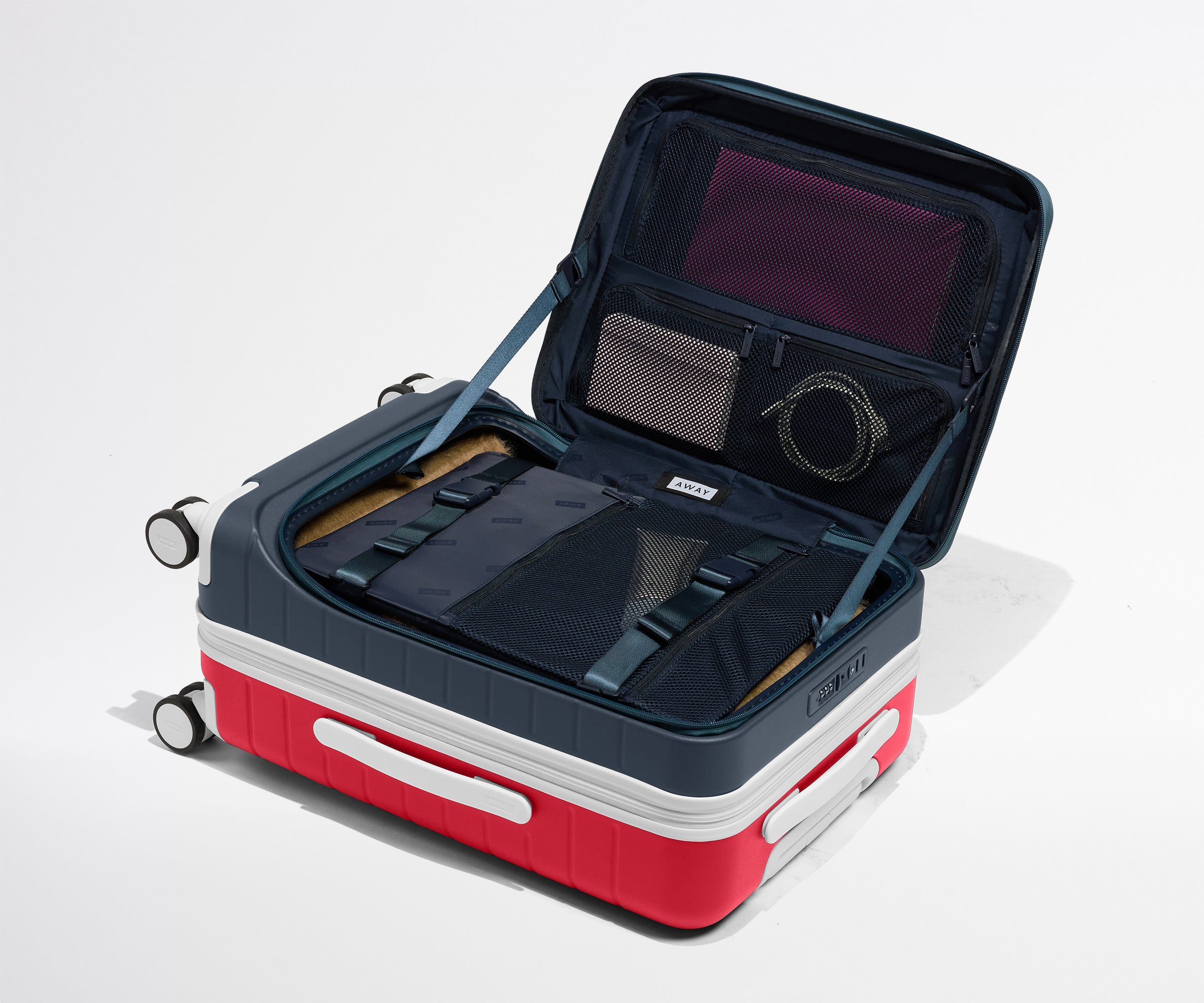 away-topside-bigger-carry-on-valise-cabine-bleu-extensible image 4