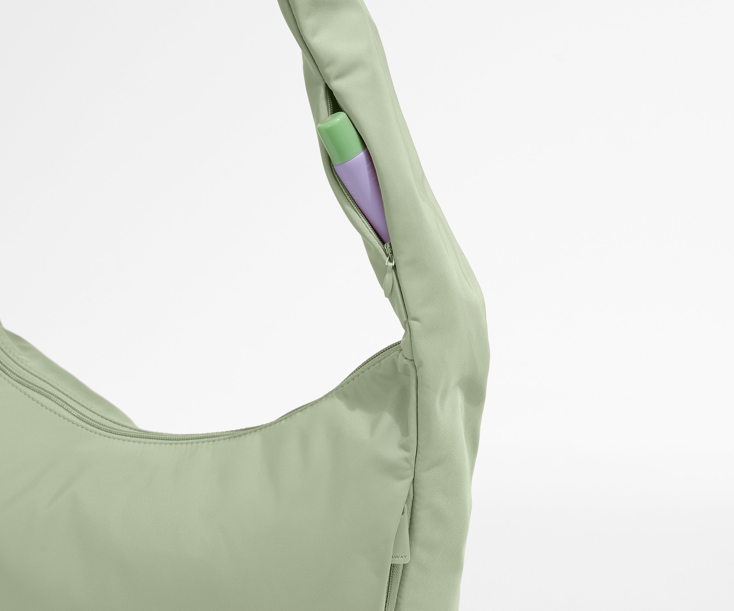 away-featherlight-crossbody-sac-bandouli-re-vert-sauge image 4