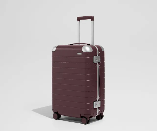 away-aluminum-edge-bigger-carry-on-valise-cabine-rouge-oxblood image 1