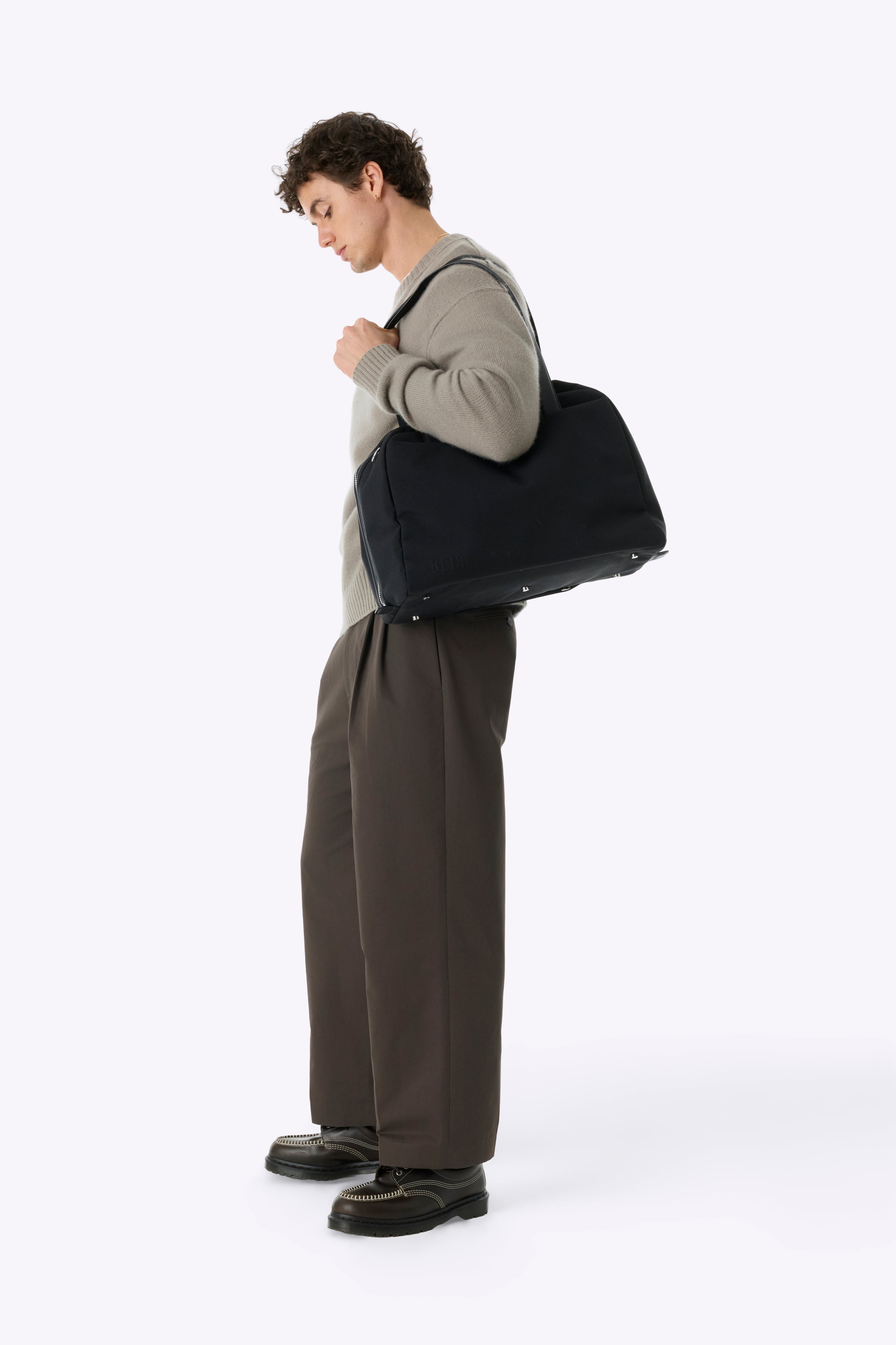 beis-the-duffle-sac-voyage-noir-ordinateur image 6