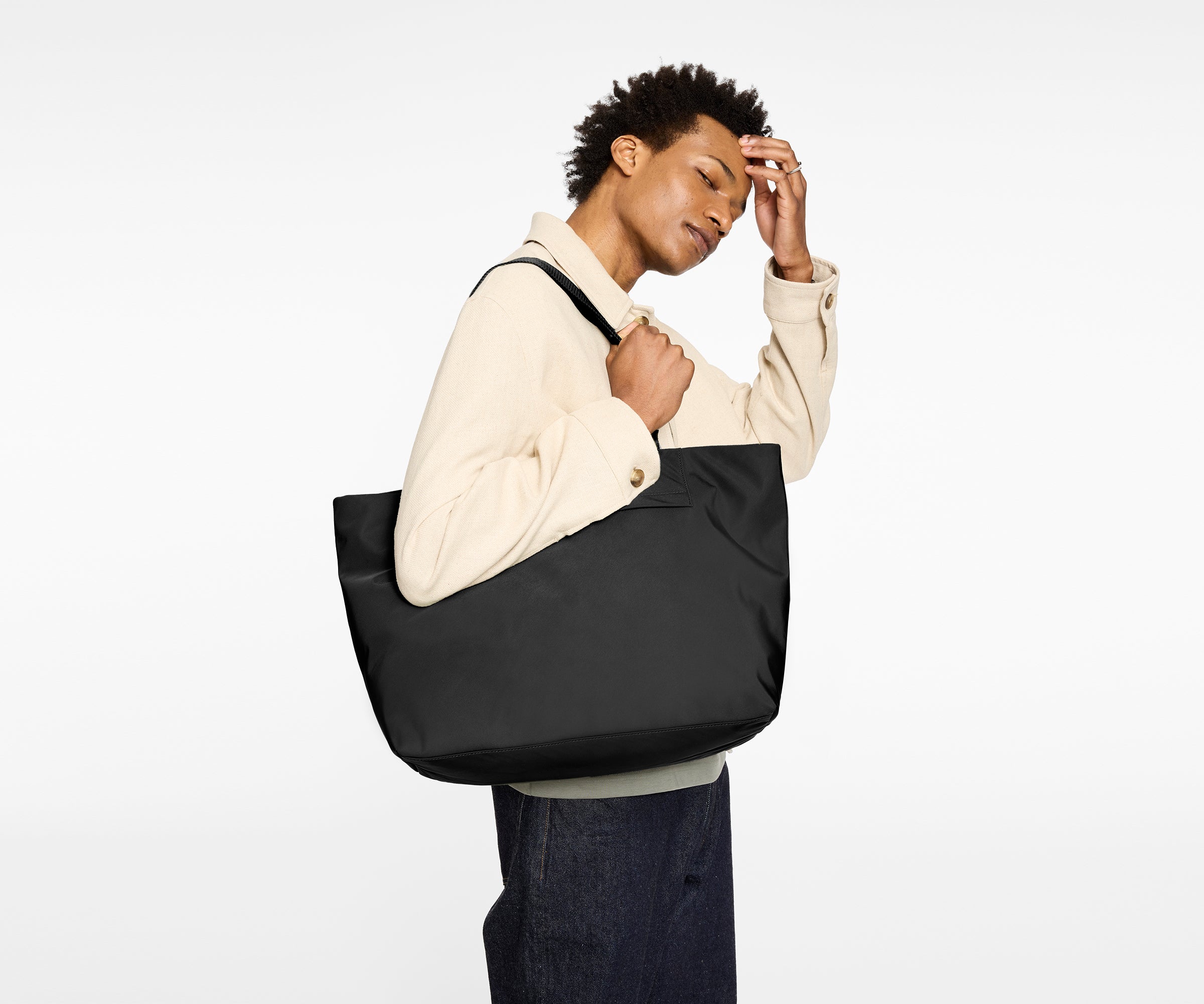 away-featherlight-tote-tote-bag-jet-black-16-pouces-l-ger image 4