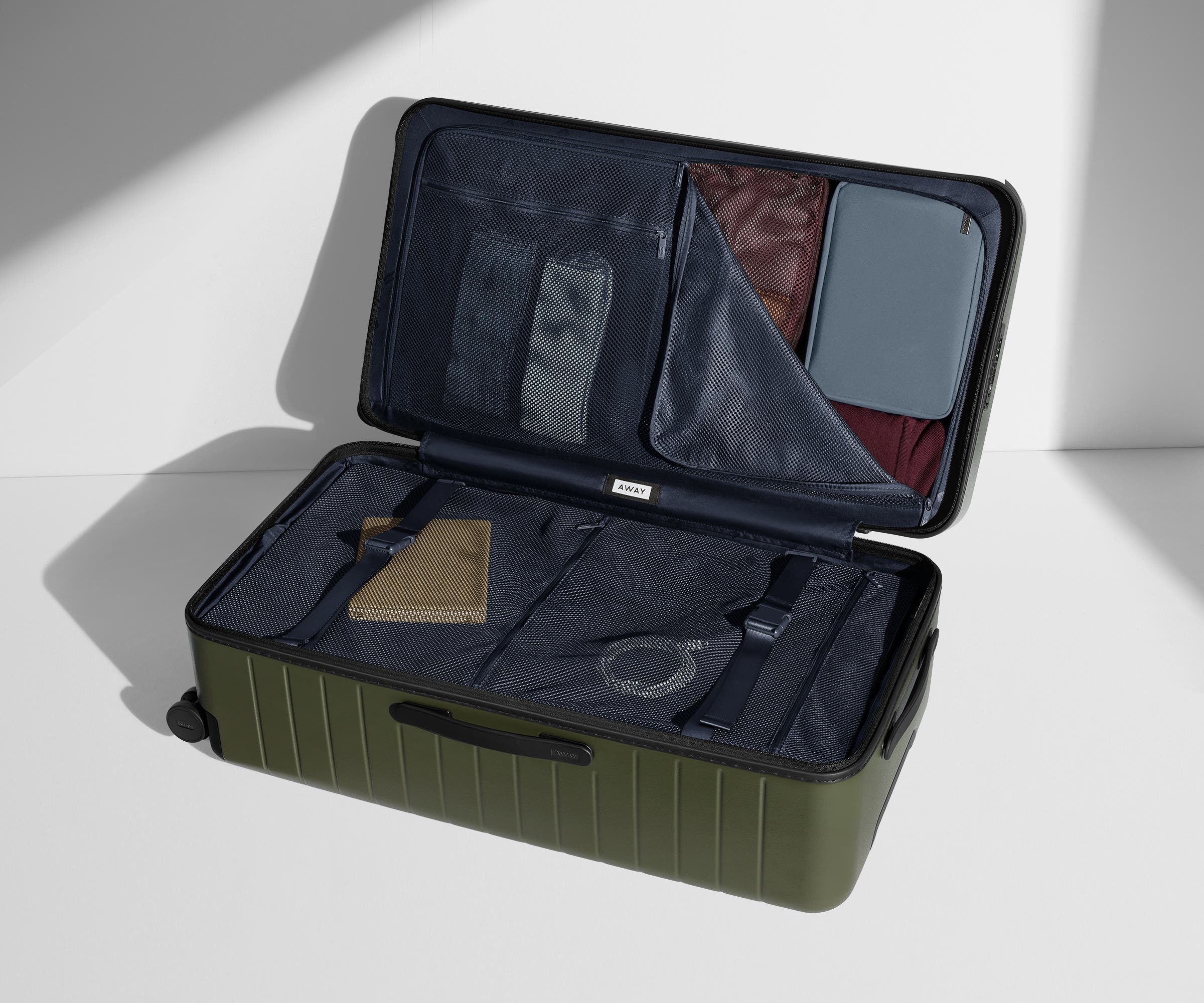 away-the-trunk-valise-soute-vert-olive-rigide image 5