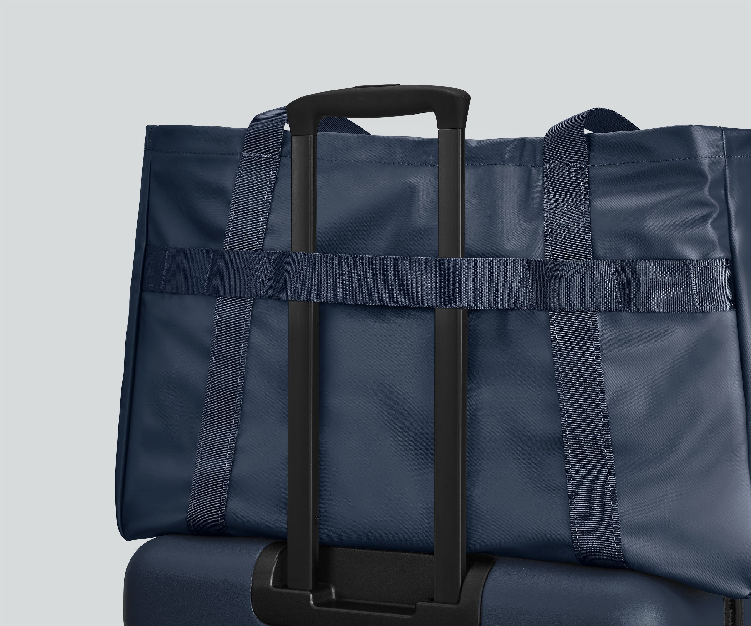 away-active-tote-45l-sac-tote-bleu-marine image 5
