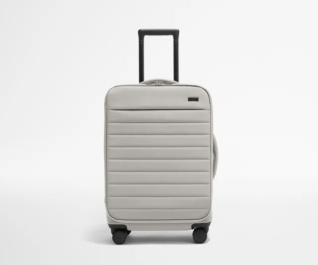 away-softside-bigger-carry-on-valise-cabine-cloud-gray-extensible image 1