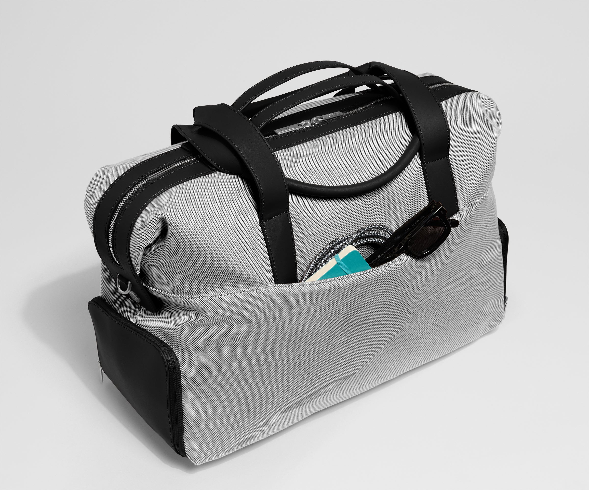 away-canvas-overnight-sac-week-end-toile-jet-black image 4