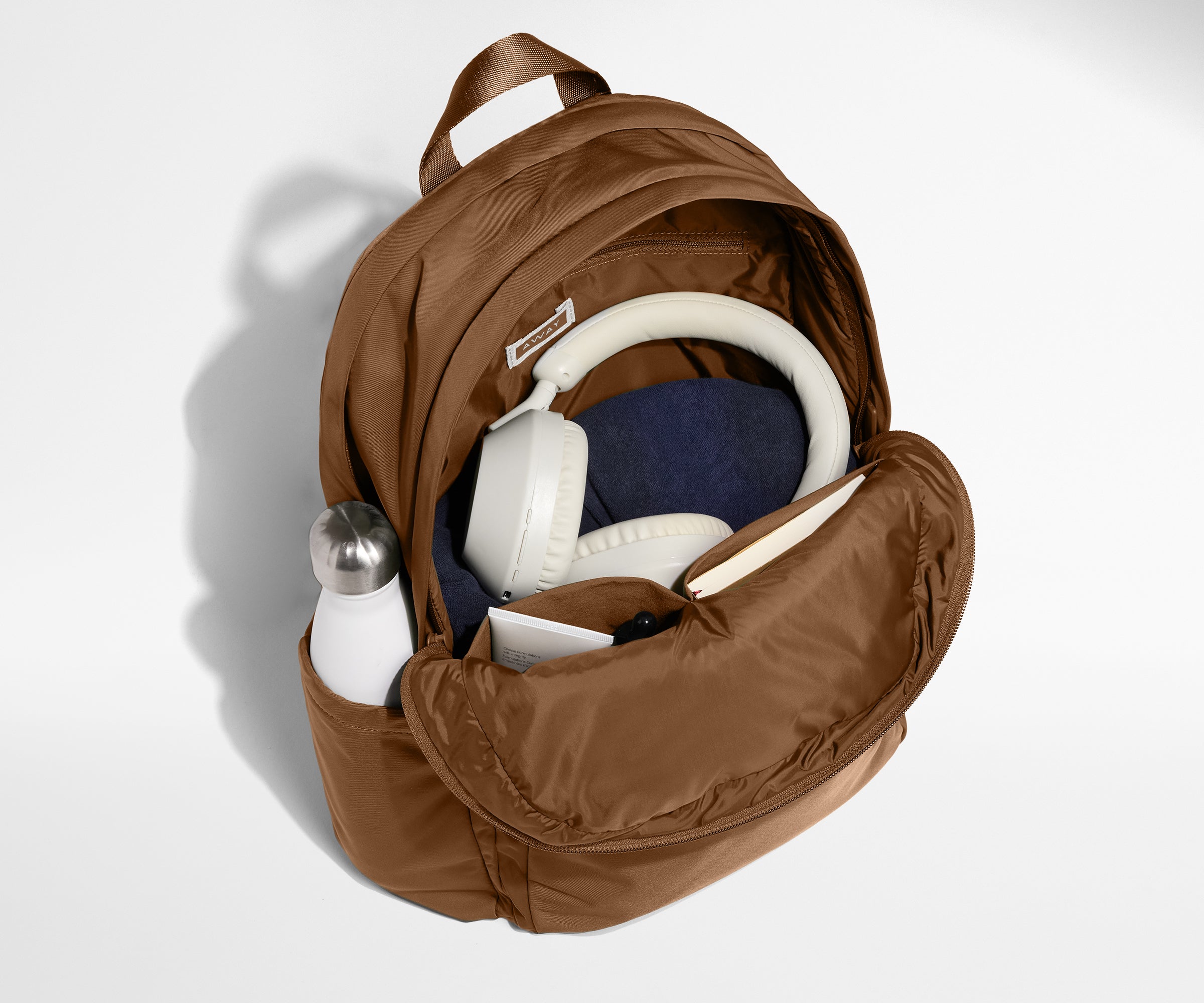 away-large-featherlight-backpack-sac-dos-amaro-brown image 5