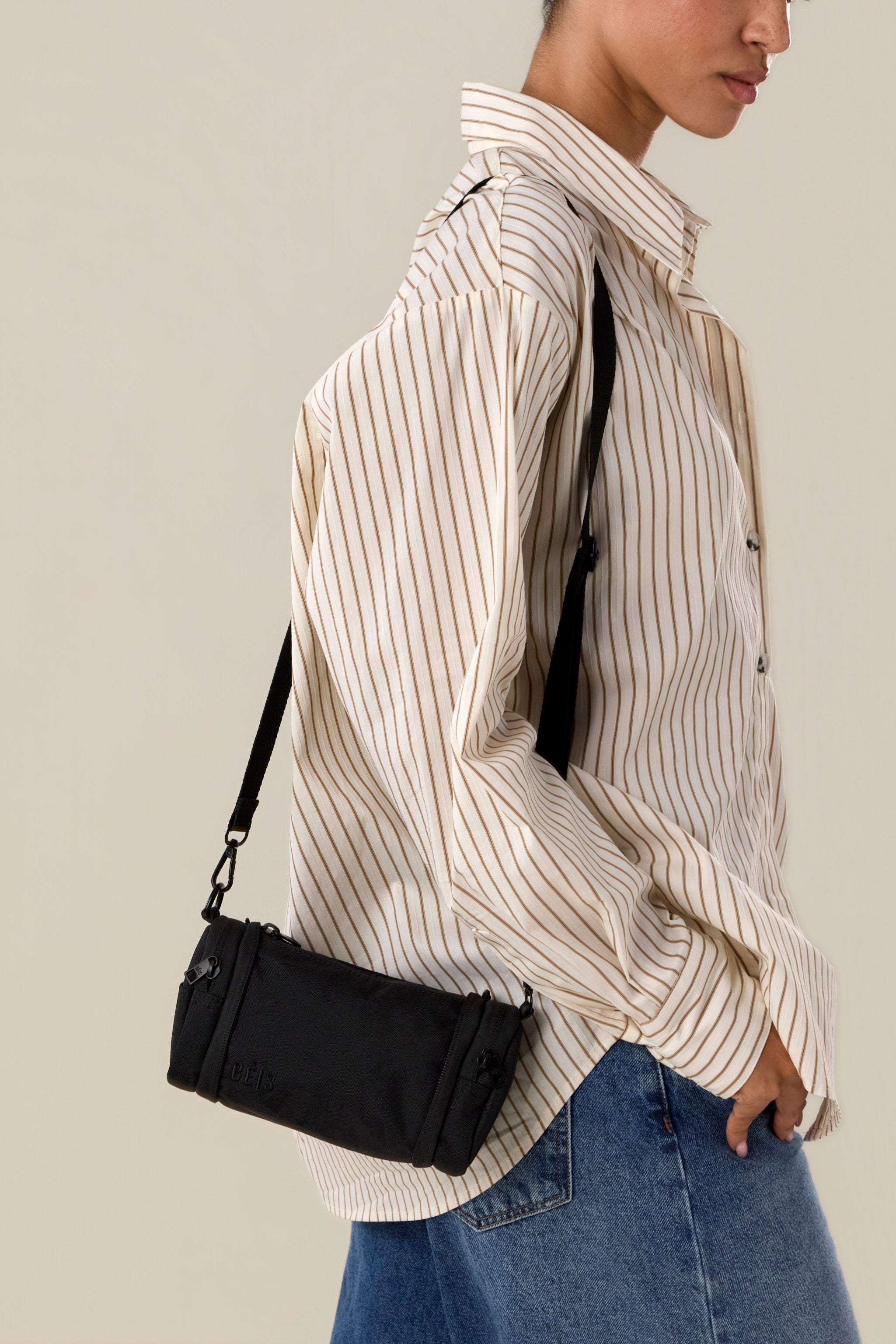 beis-crossbody-charm-mini-sac-bandouli-re-noire-extensible image 4