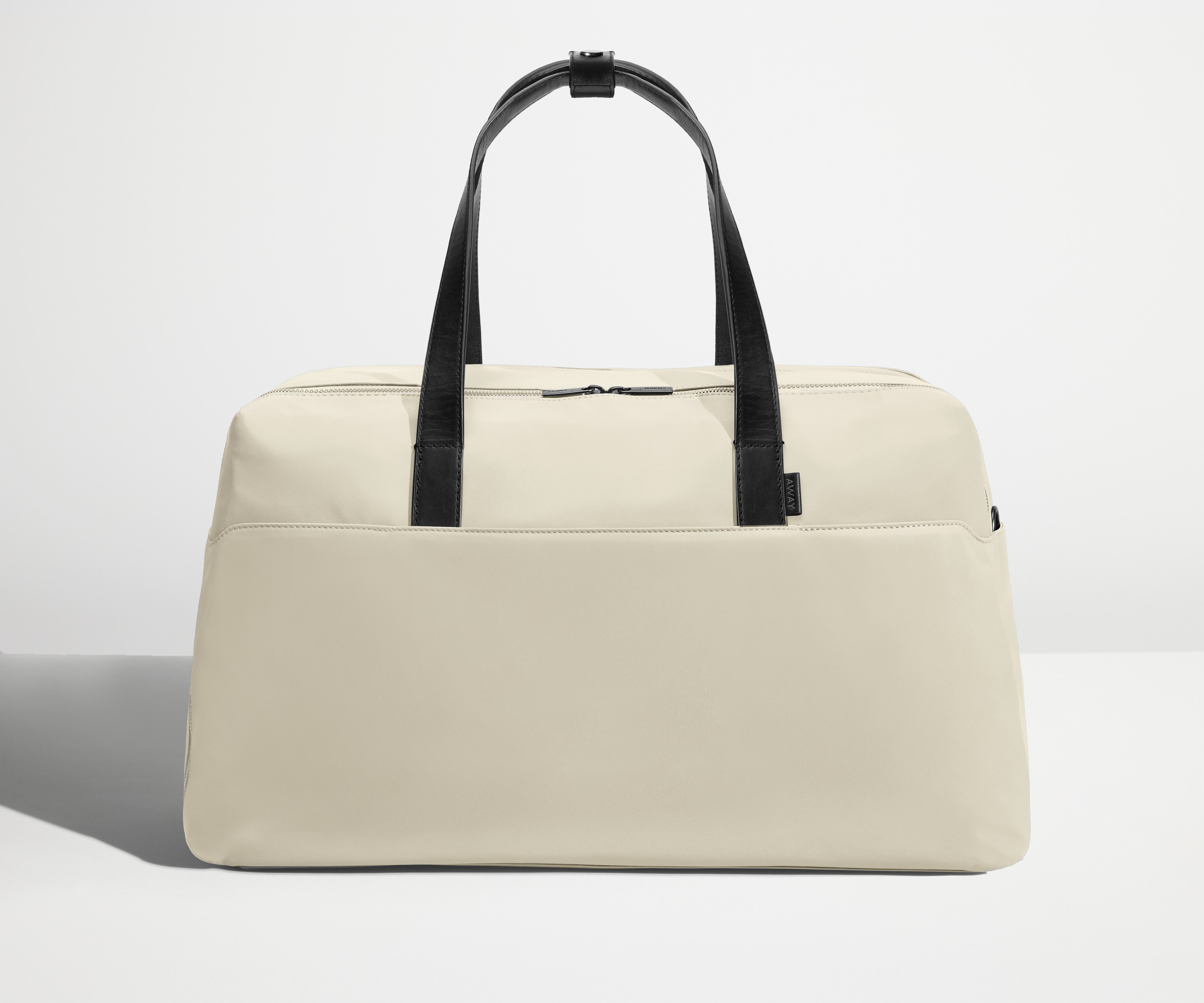away-the-weekender-sac-week-end-salt-white-grand image 1