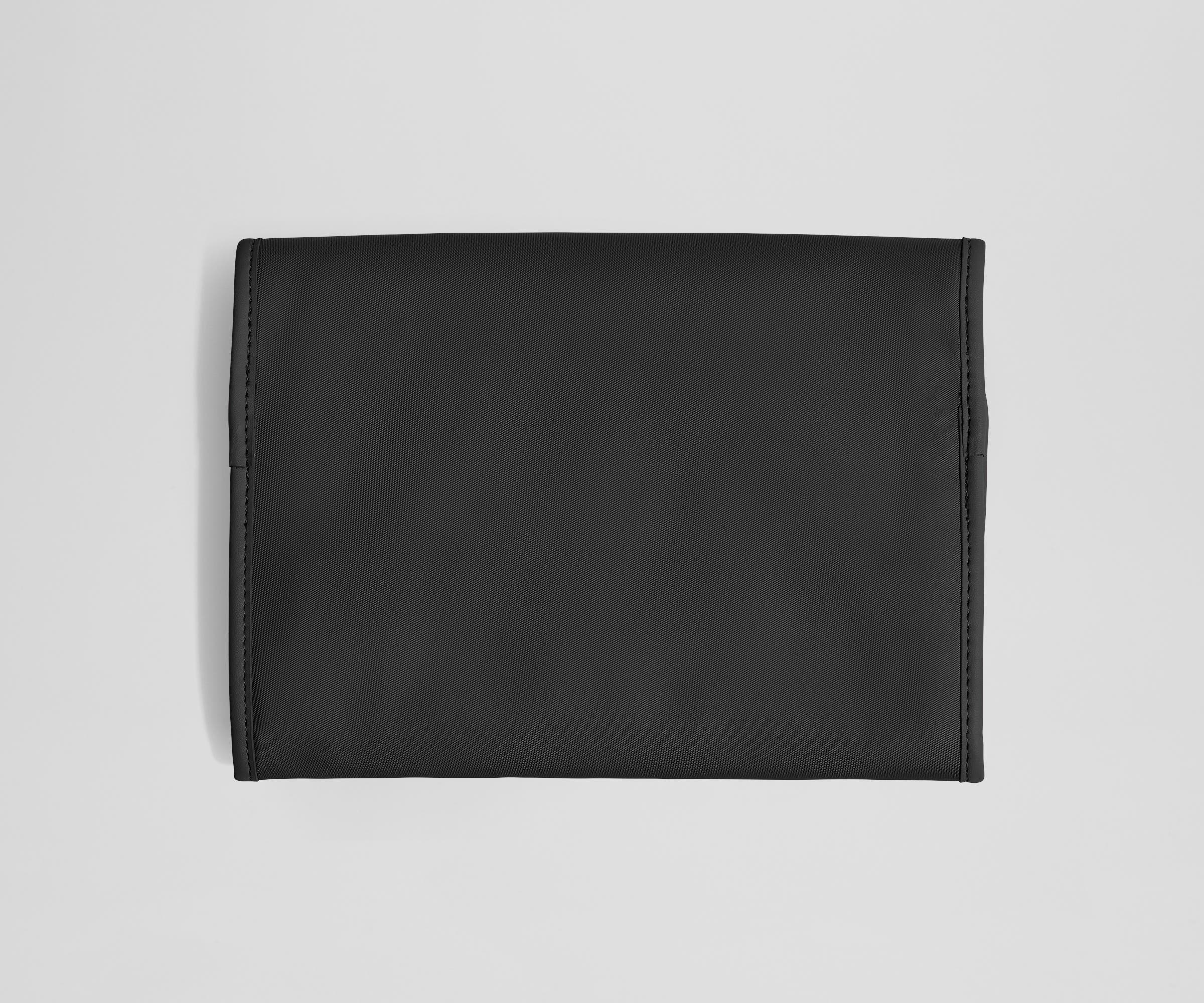 away-hanging-jewelry-organizer-pochette-bijoux-jet-black-suspendre image 4