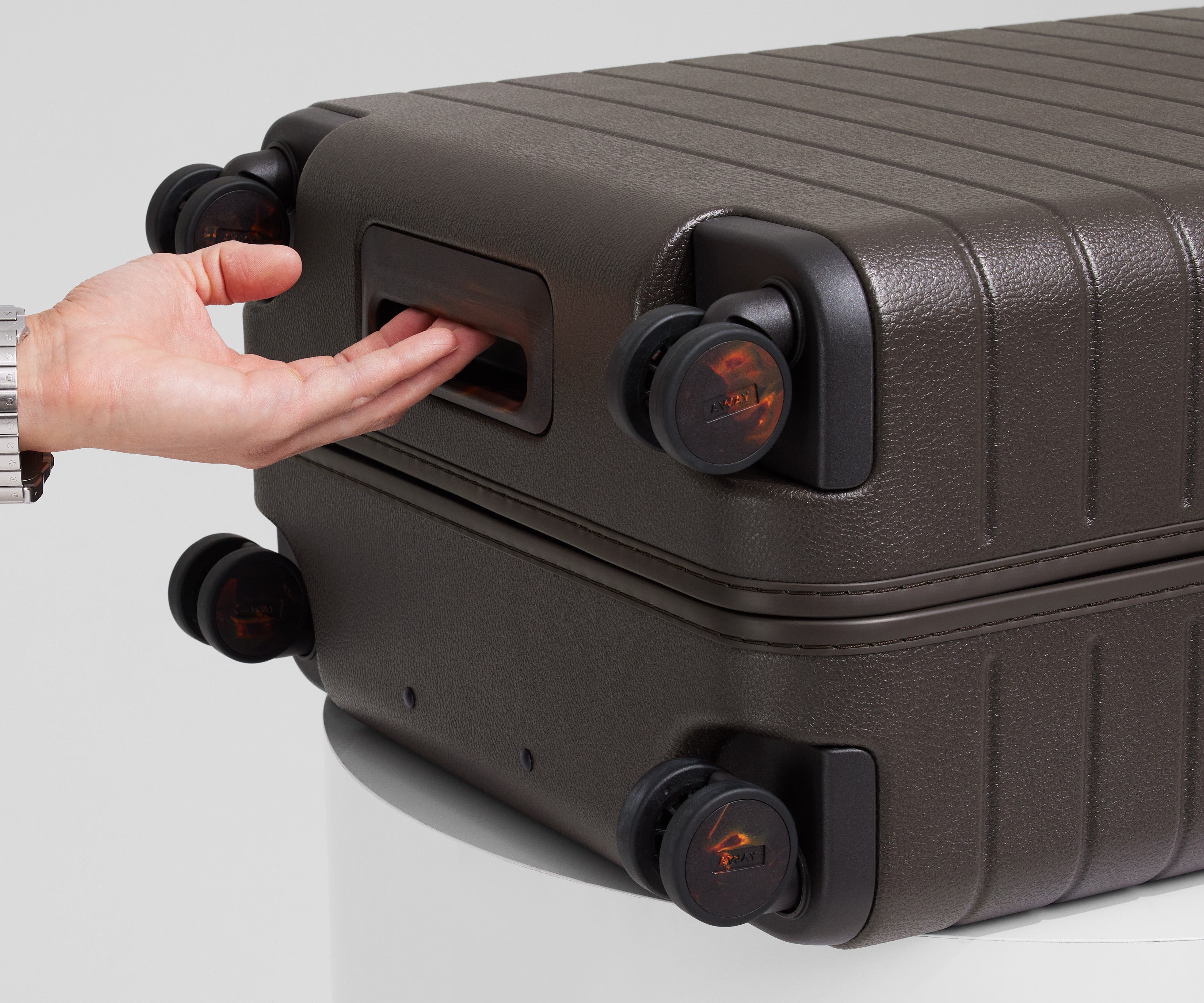 away-the-medium-valise-soute-marron-espresso-coque-dure image 5