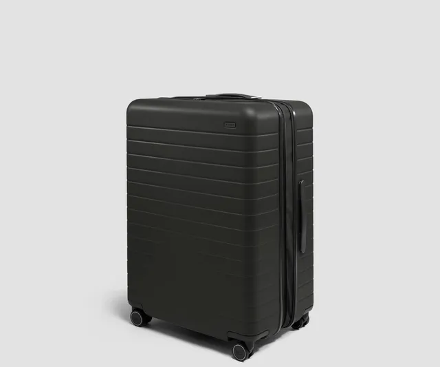away-large-flex-3-valise-soute-jet-black-extensible image 1