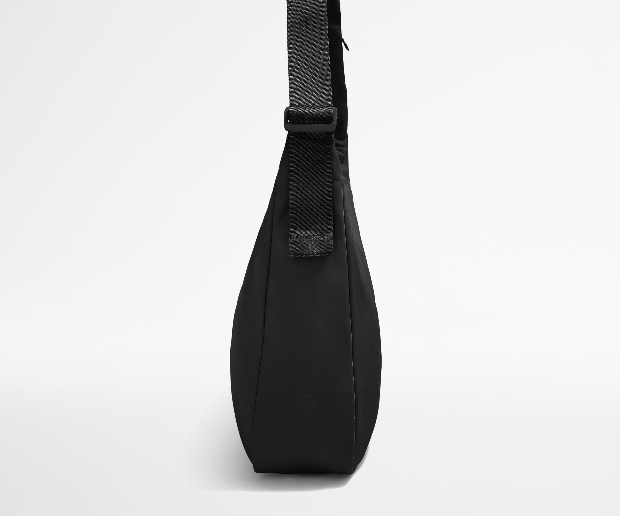 away-featherlight-crossbody-sac-bandouli-re-jet-black image 7