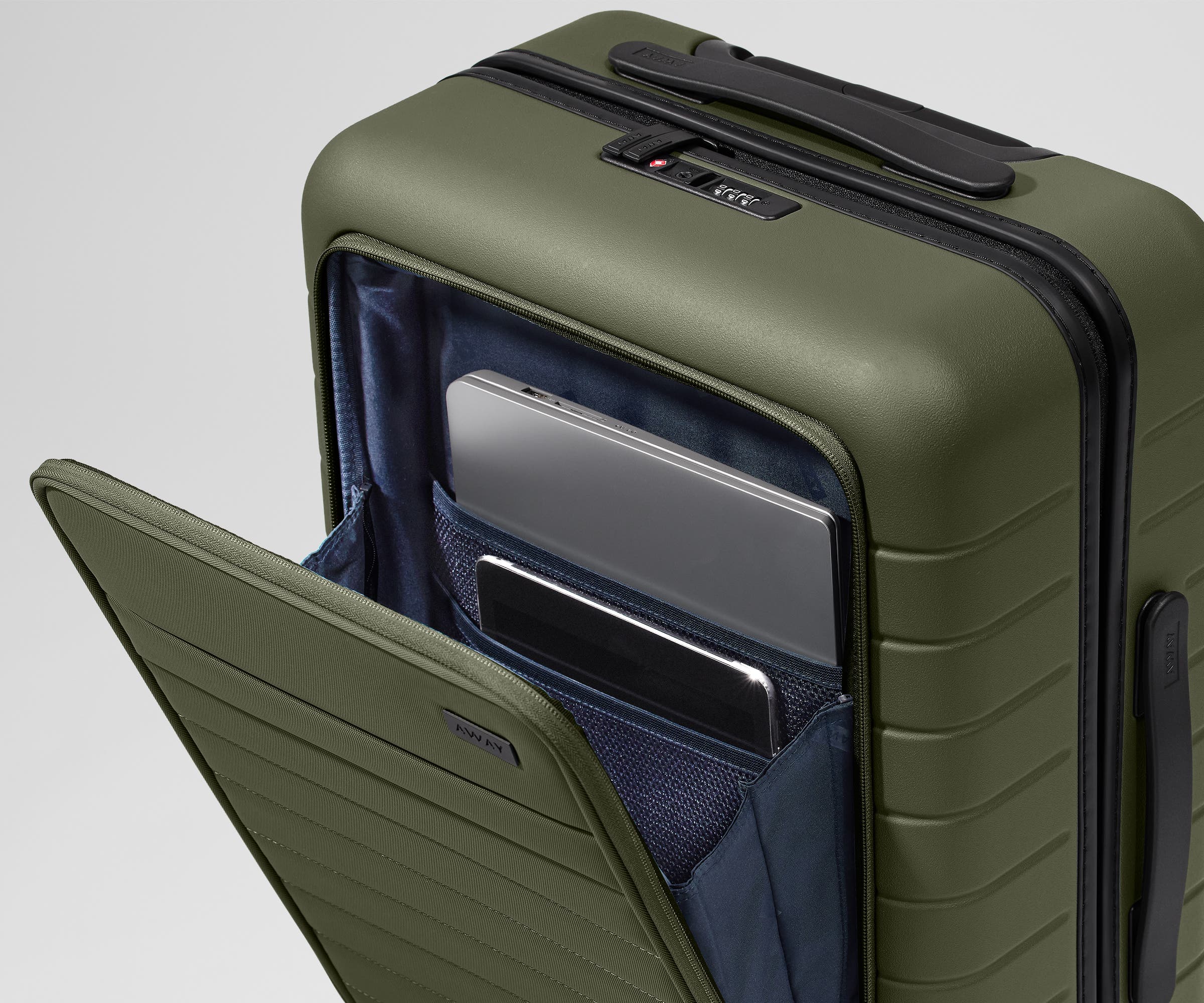 away-executive-bigger-carry-on-valise-cabine-olive image 5