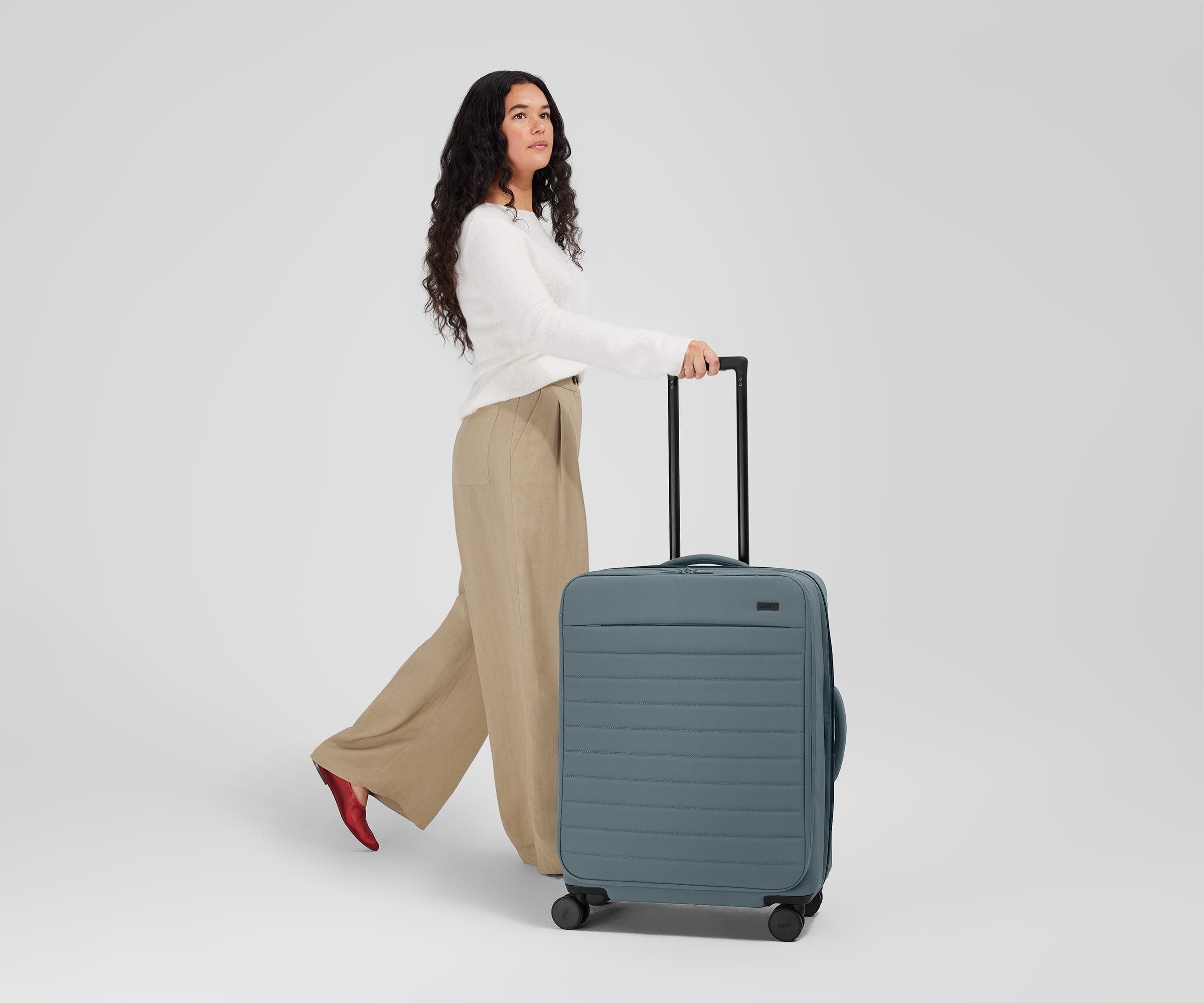 away-softside-medium-valise-soute-coast-blue-2-semaines image 4