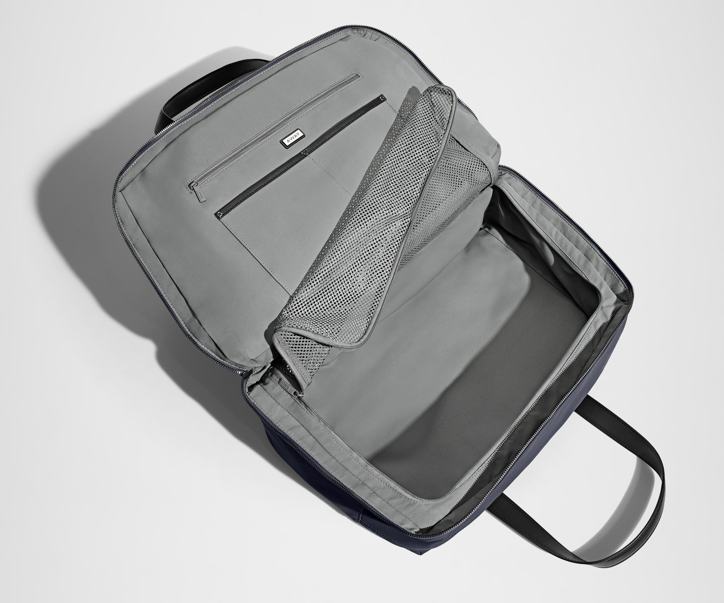 away-overnight-bag-sac-de-voyage-bleu-marine-avec-pochette-pc image 5