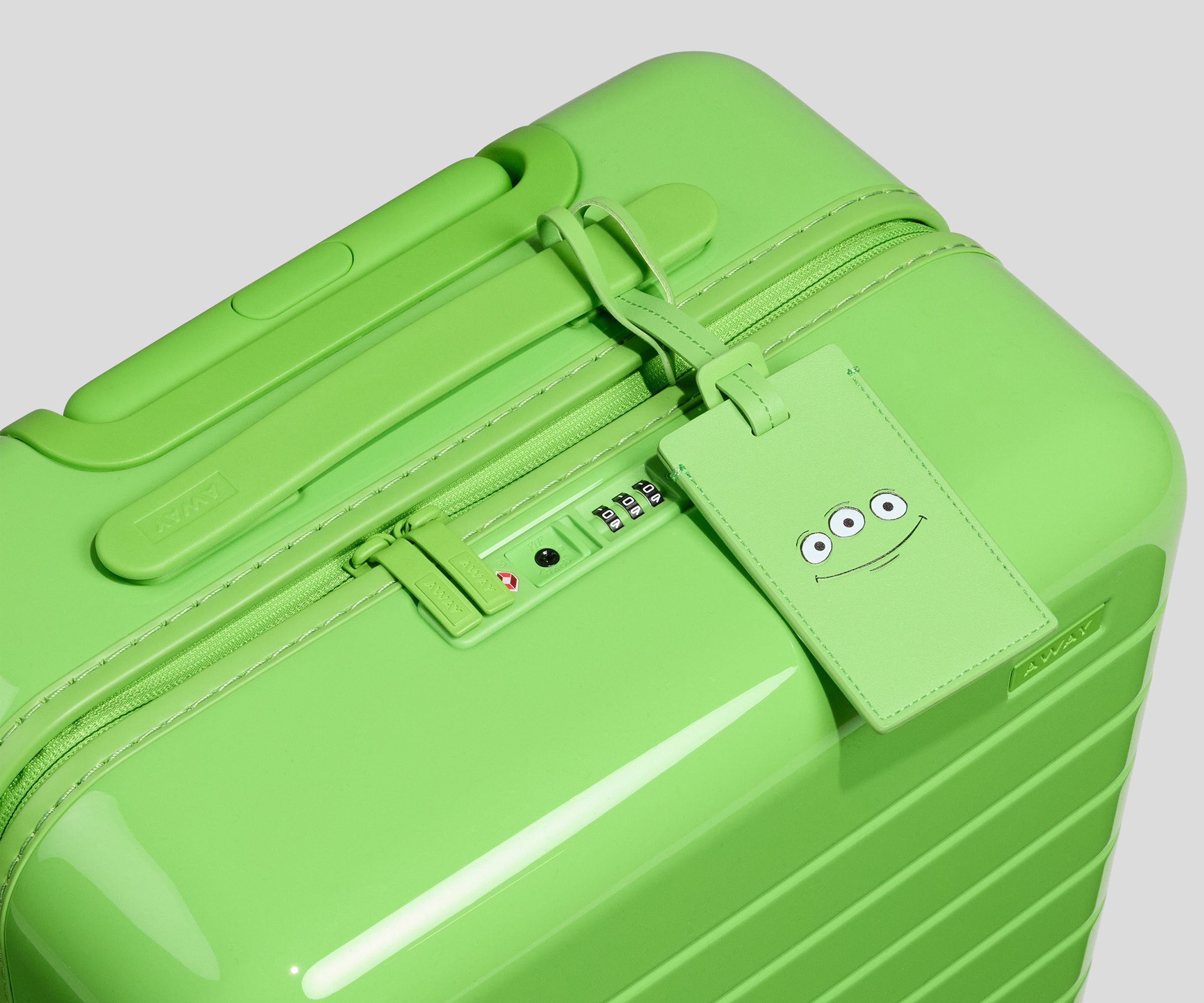 away-the-bigger-carry-on-valise-cabine-alien-green-rigide image 8