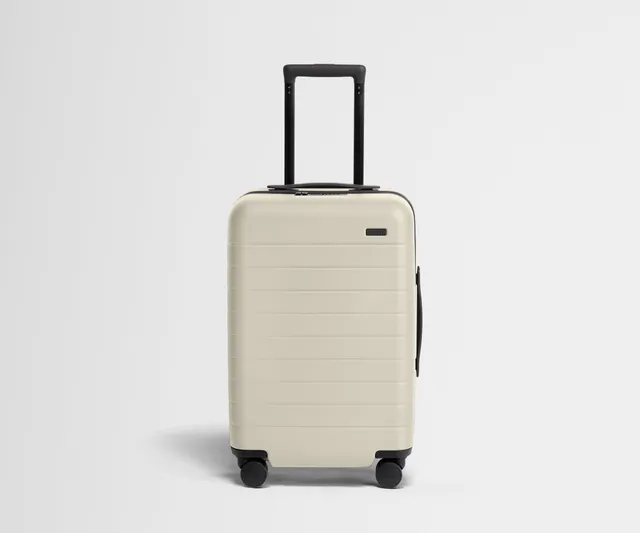 away-the-carry-on-valise-cabine-salt-white-rigide image 1