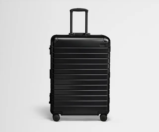 away-large-aluminum-valise-soute-onyx-black-aluminium image 1