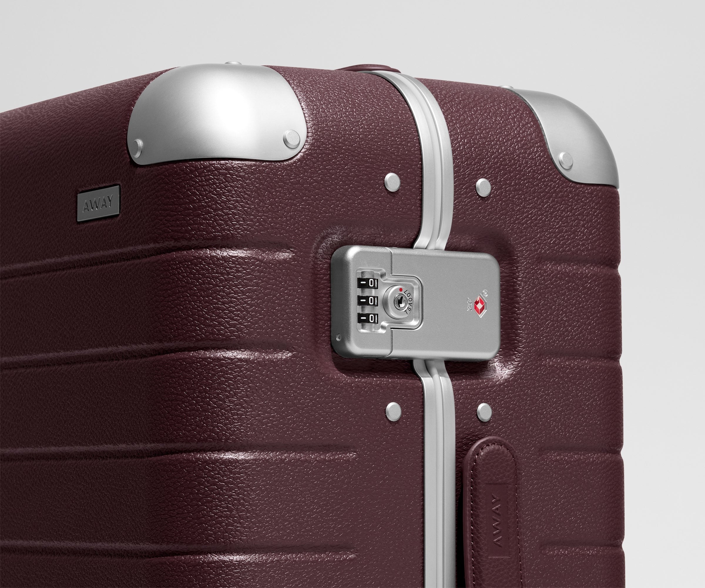 away-aluminum-edge-valise-cabine-oxblood-red-aluminium image 4