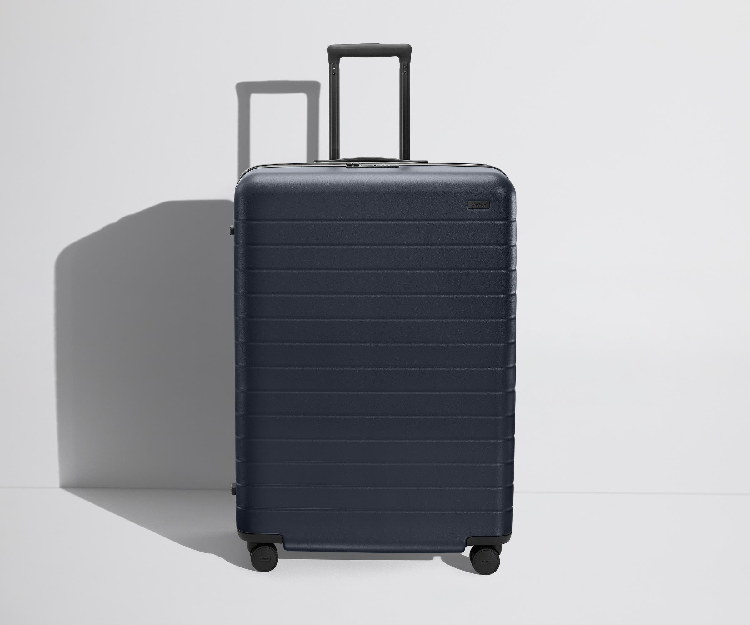 away-the-large-flex-valise-soute-bleu-marine-extensible image 2