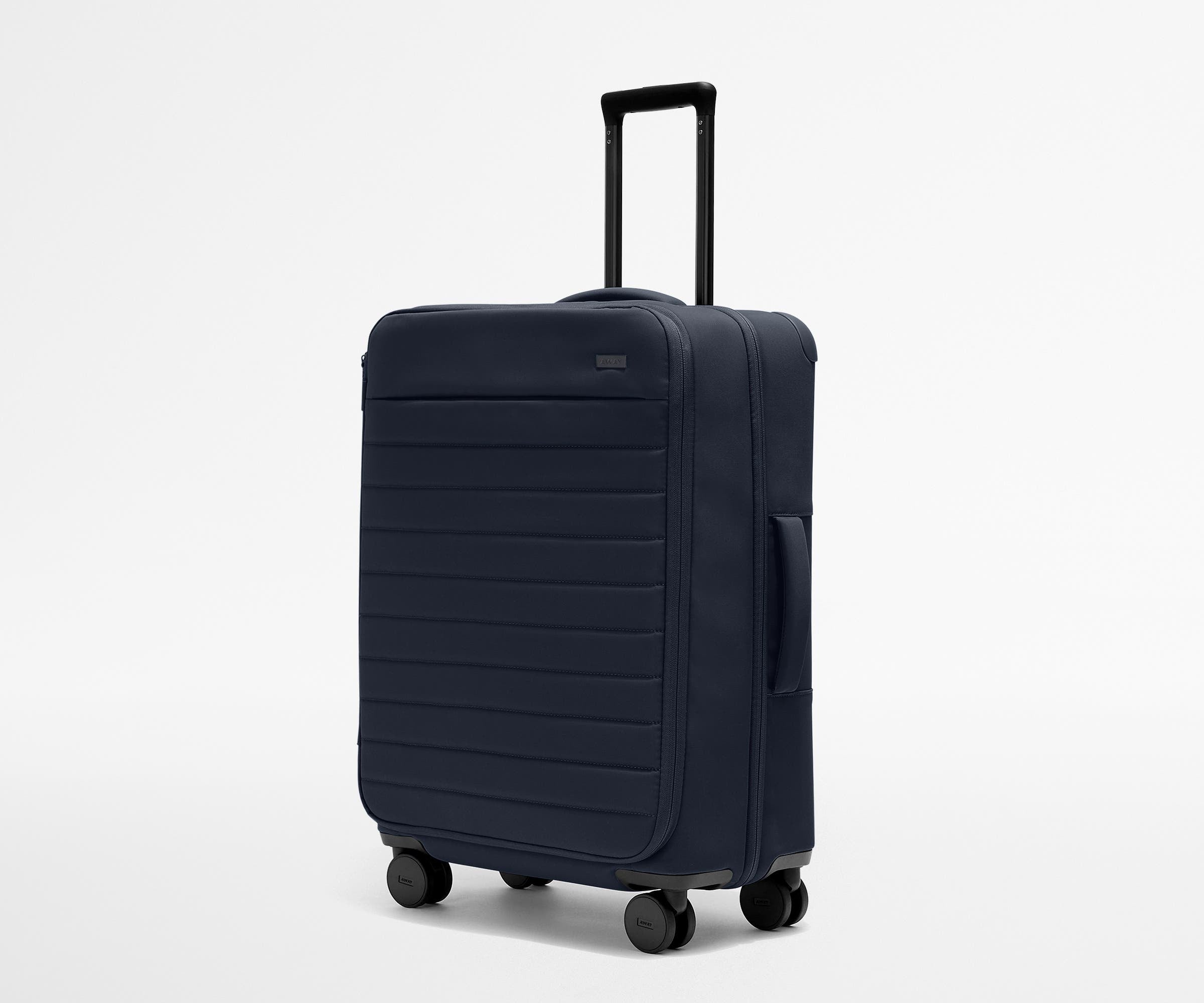 away-softside-medium-valise-soute-bleu-marine-extensible image 2