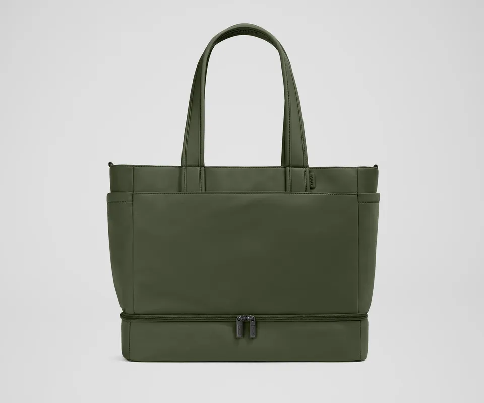 away-double-diaper-tote-sac-langer-olive-green-familial image 1