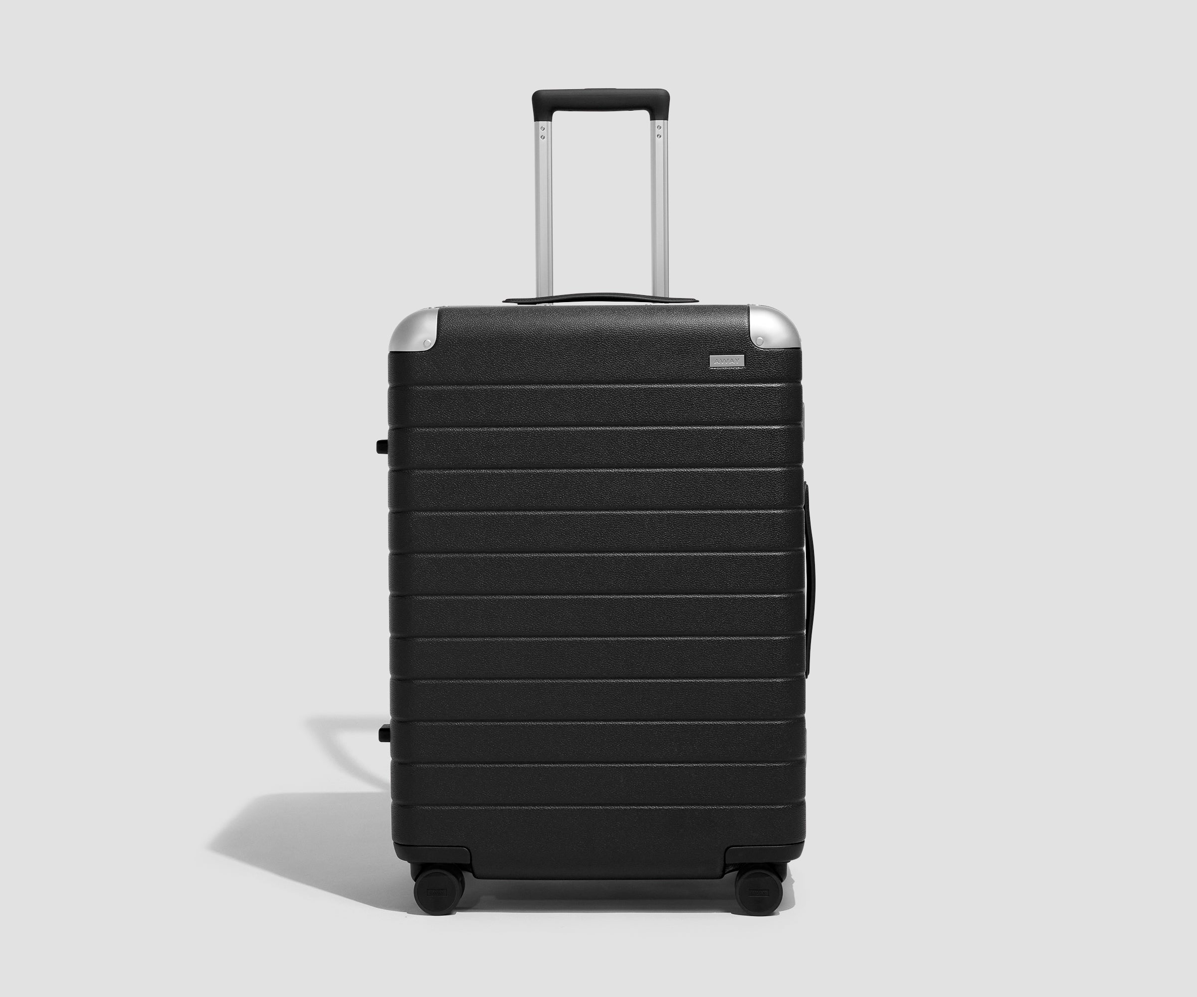 away-aluminum-edge-medium-valise-soute-noir-jet-black-aluminium image 2