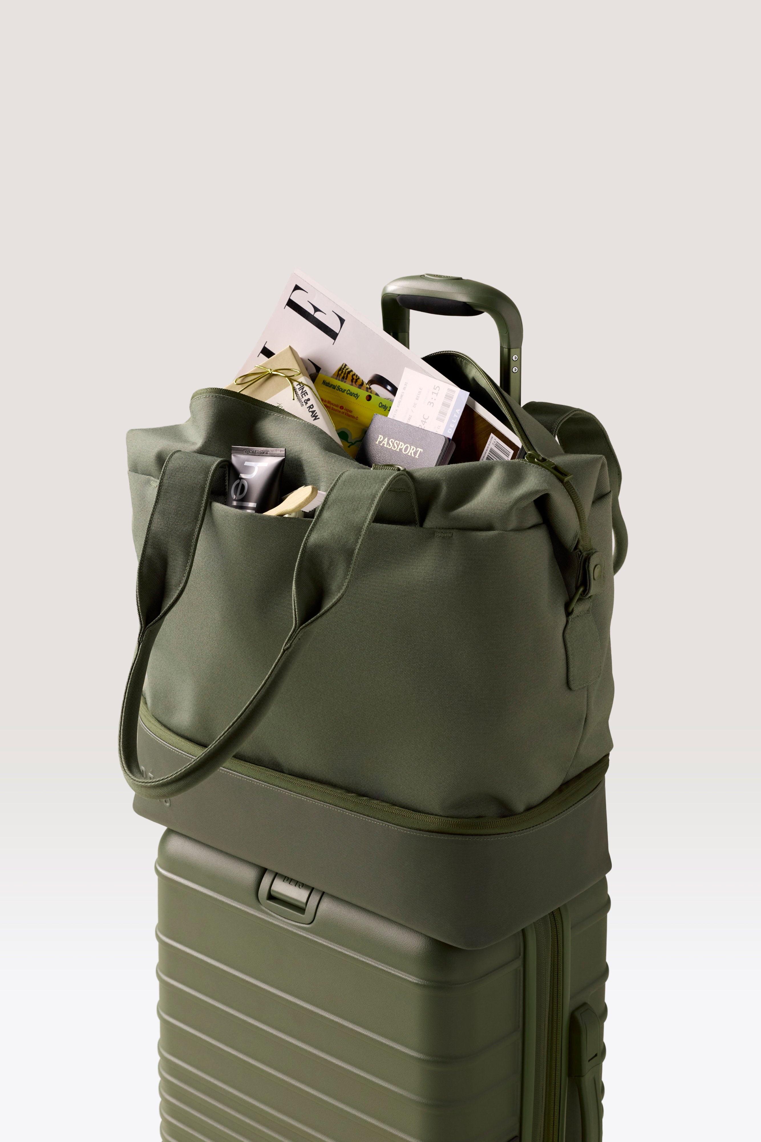beis-mini-weekender-sac-week-end-olive-housse-ordinateur image 3