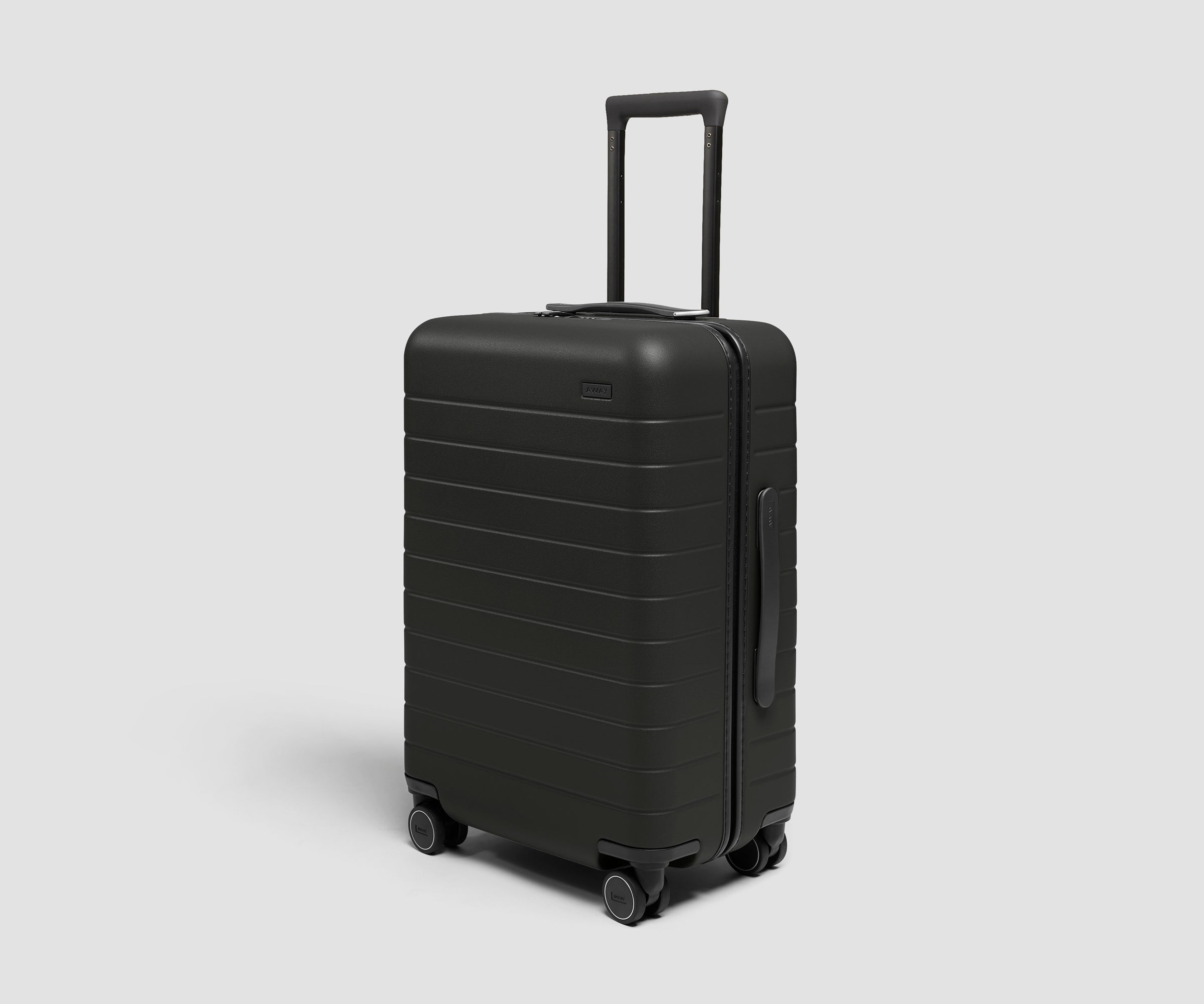 away-bigger-carry-on-3-valise-cabine-jet-black-rigide image 2