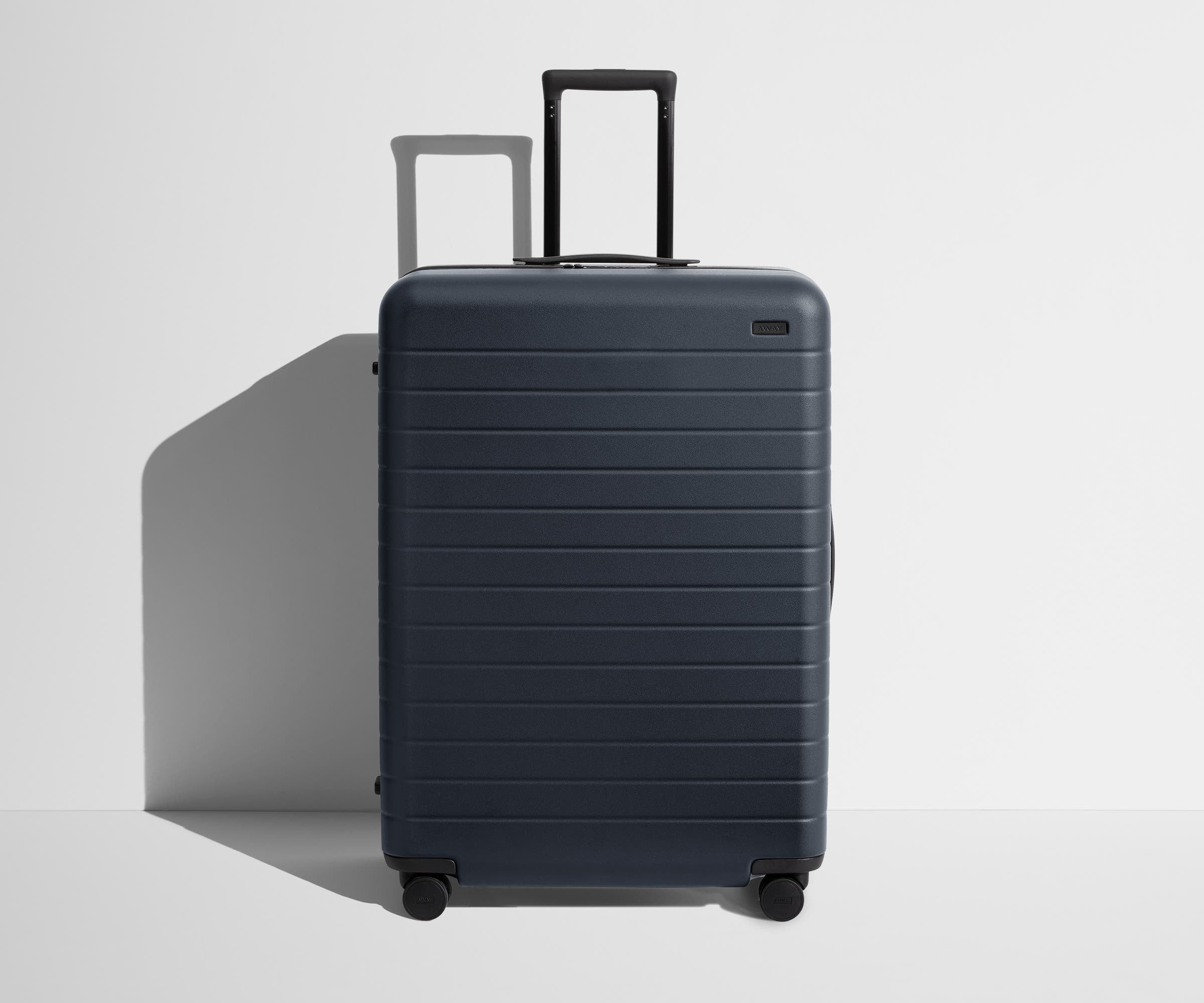 away-large-valise-soute-navy-blue-coque-rigide image 1