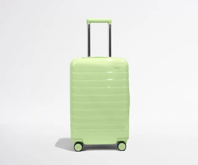 away-the-carry-on-valise-cabine-vert-matcha-glac image 1