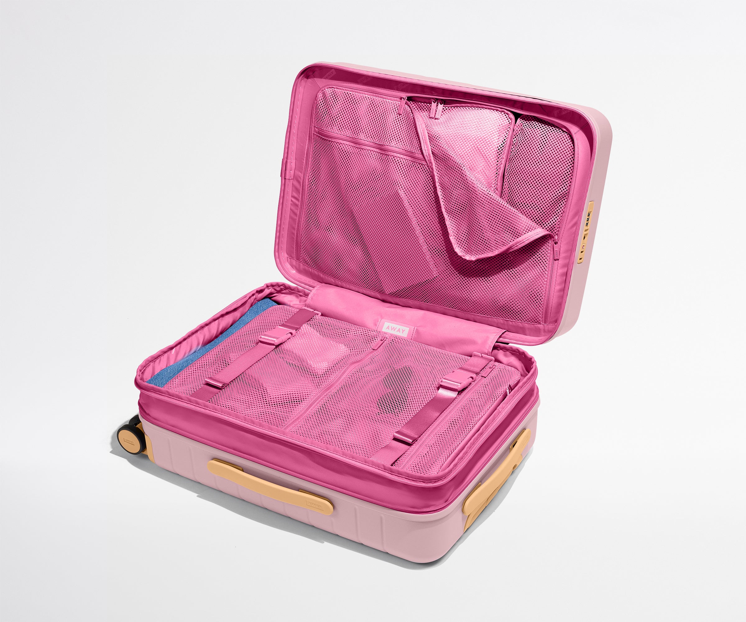 away-bigger-carry-on-flex-valise-pink-sand-extensible image 4