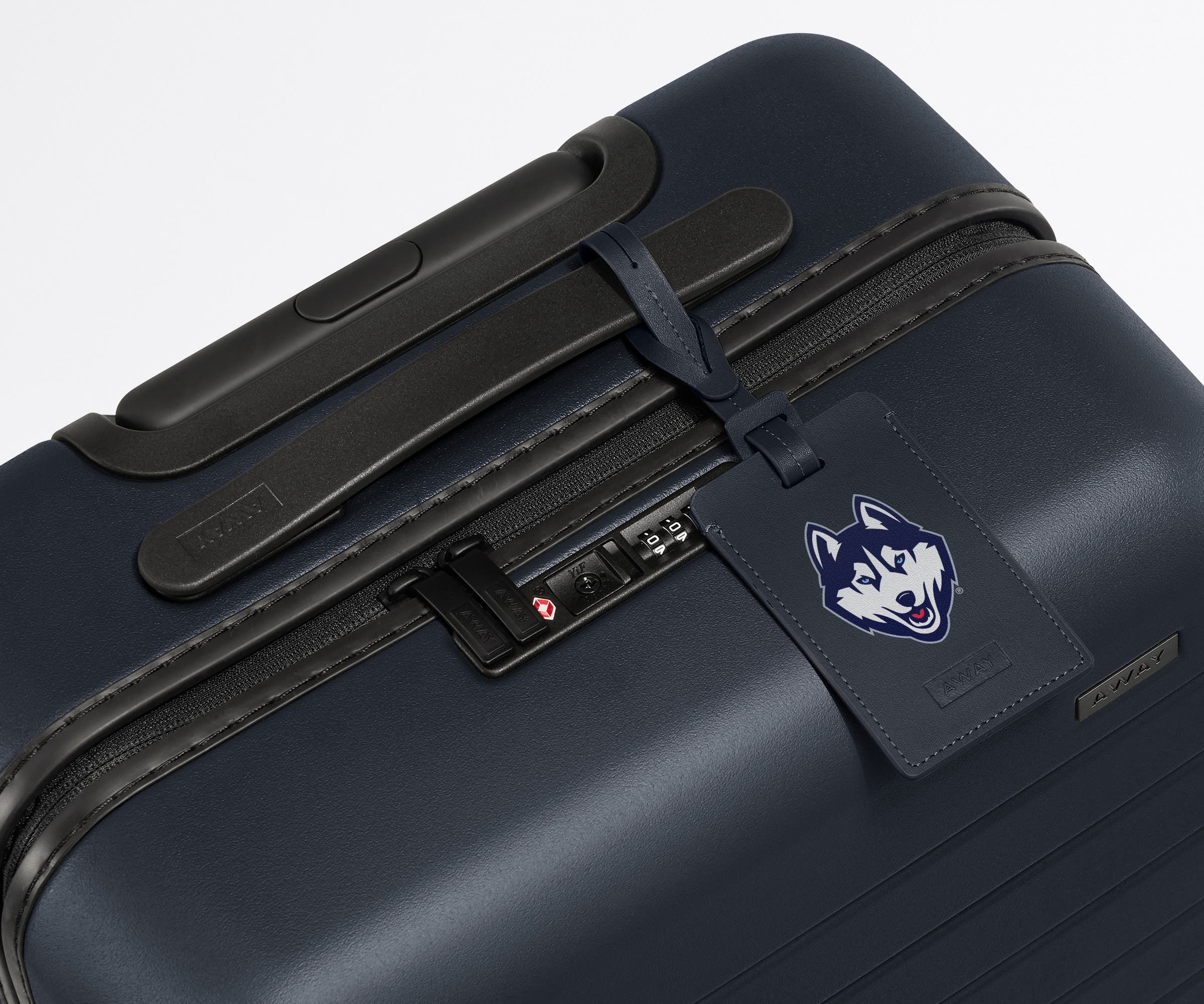 away-collegiate-tiquette-bagage-uconn-cuir image 2