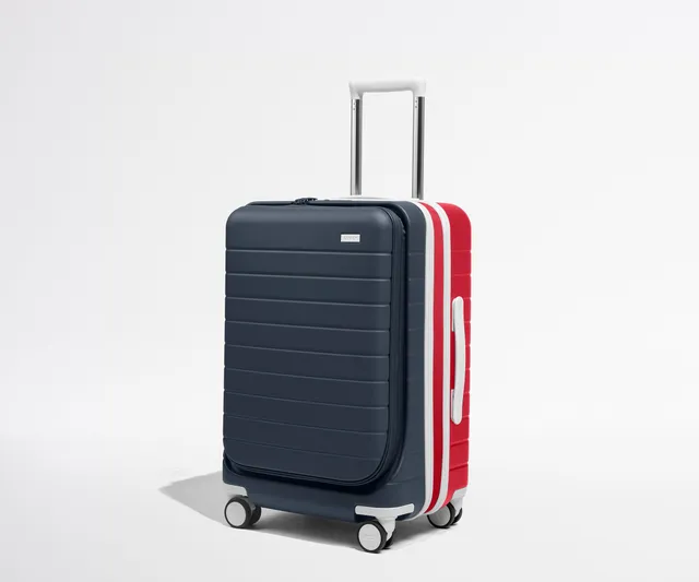 away-topside-bigger-carry-on-valise-cabine-bleu-extensible image 1