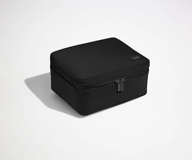 away-cosmetics-bag-trousse-maquillage-noir-pinceaux image 1