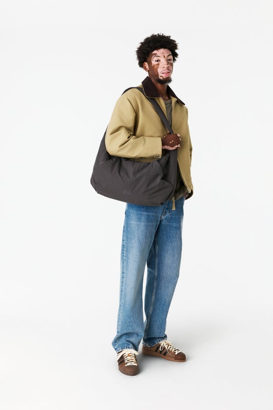 beis-crescent-catchall-sac-bandouli-re-charcoal-nylon image 5
