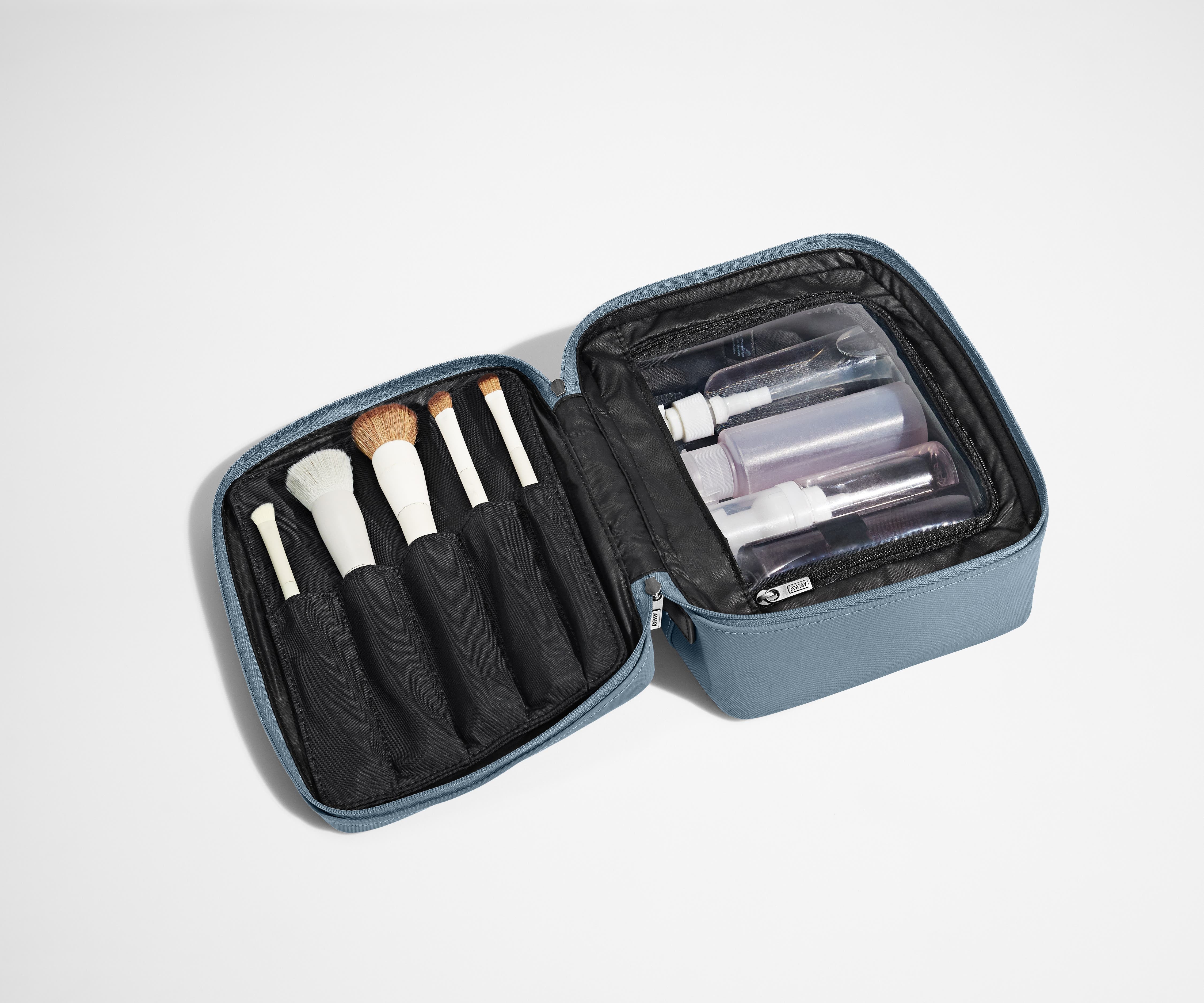 away-the-cosmetics-bag-trousse-bleu-c-te image 3
