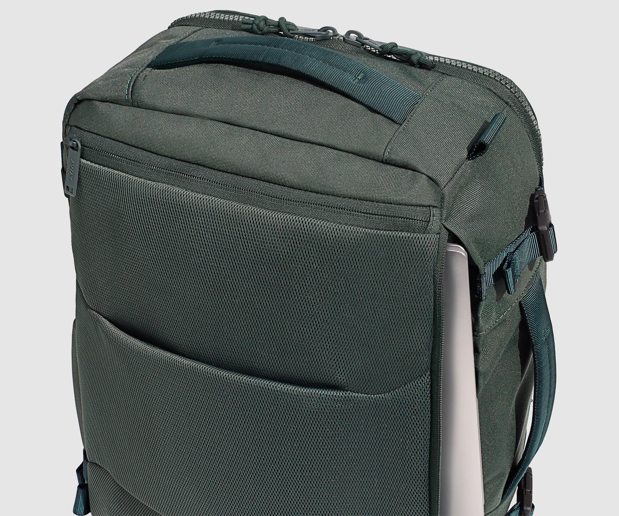 away-active-convertible-25l-sac-dos-forest-green-convertible image 4
